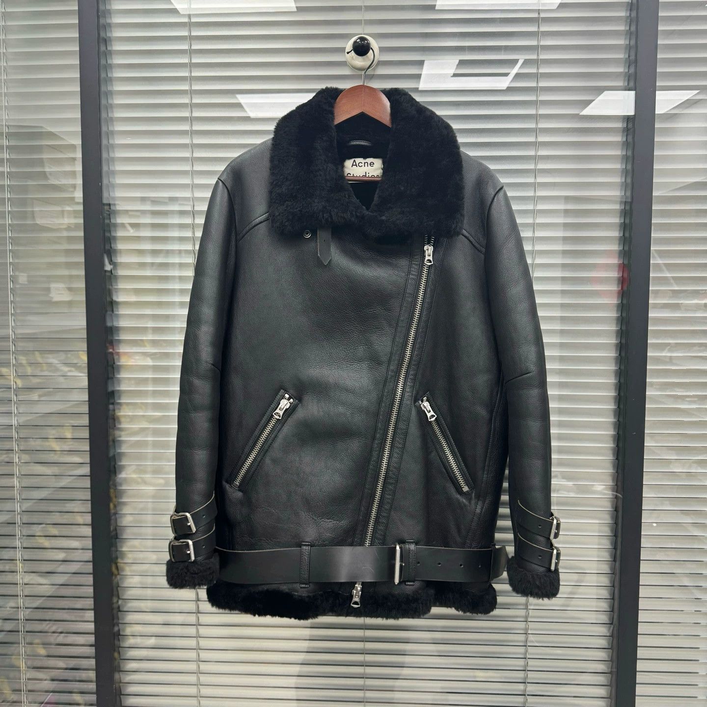 Acne Studios AcneStudios Black Shearling Long-Sleeved Jacket Size US XXS / EU 40 - 1 Thumbnail
