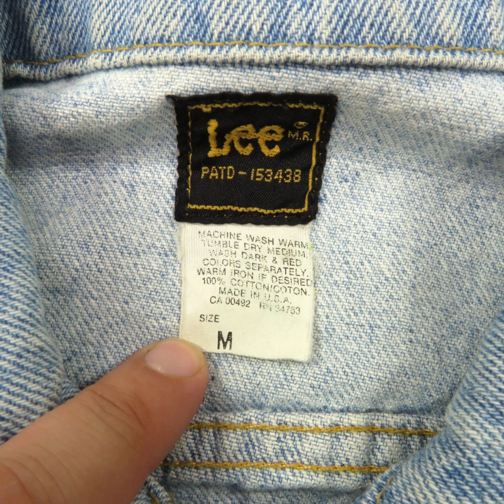 Lee VINTAGE Lee Denim Jacket Medium 80s Made in USA Light Wash Trucker Mens Coat VTG Size US M / EU 48-50 / 2 - 4 Thumbnail