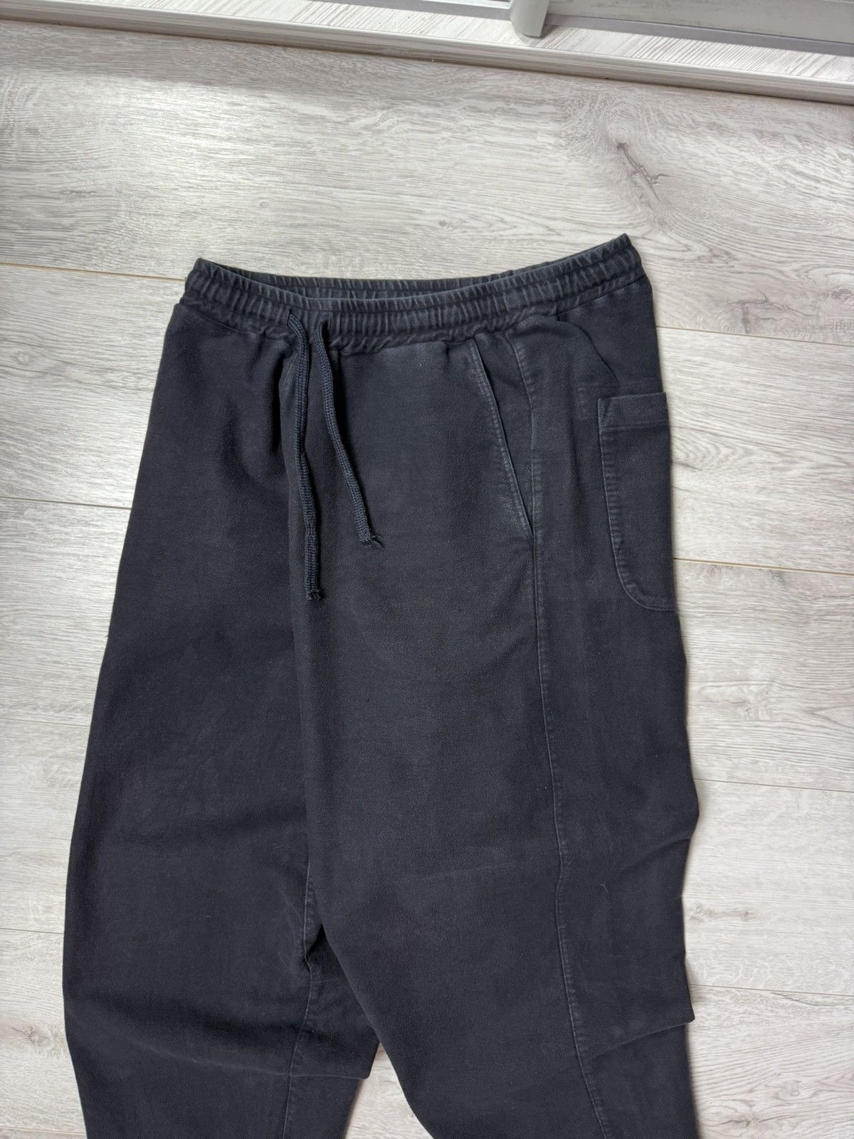 Universal Works Universal Works Oversized Jogger Pants Worn Washed Look Size US 32 / EU 48 - 2 Thumbnail