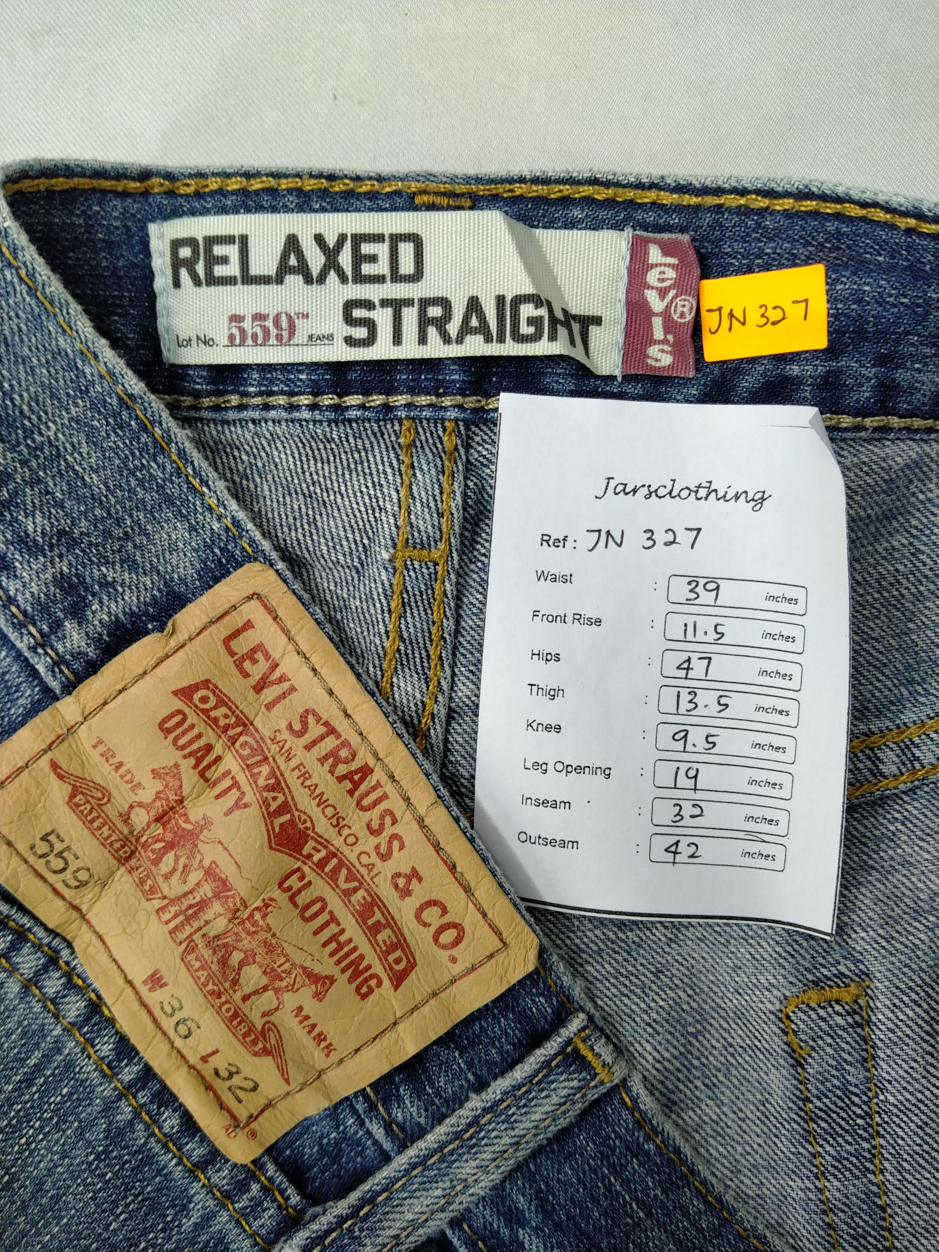 Levi's Distressed Vintage Levi's 559 Relaxed 39x32 Denim -JN327 Size US 39 - 9 Thumbnail