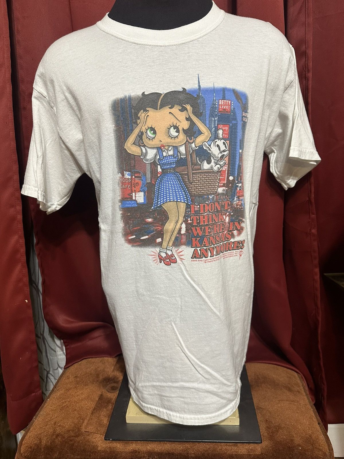 Grailed × Vintage Vintage Betty Boop Tshirt Y2K Time Square Wizard of Oz Grail Size US L / EU 52-54 / 3 - 1 Thumbnail
