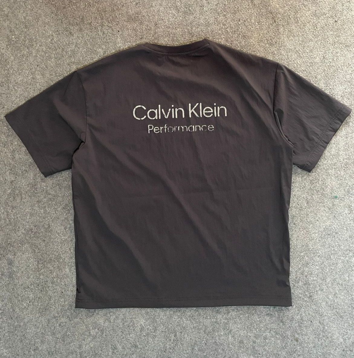 Calvin Klein CALVIN KLEIN PERFORMANCE T-SHIRT PARACHUTE MATERIAL Size US XL / EU 56 / 4 - 3 Thumbnail