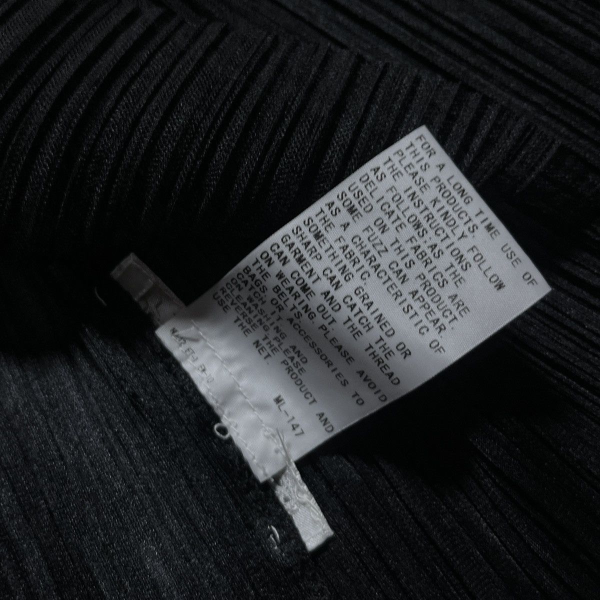Pleats Please Issey Miyake Pleats Please Issey Miyake Black Long-sleeve Cardigan Size M / US 6-8 / IT 42-44 - 5 Thumbnail