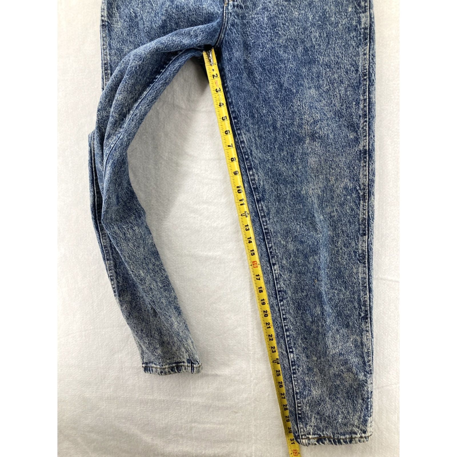 Lee VTG Lee Mom Jeans Size 11 M High Rise Tapered Stonewashed Bleached 28X31 90s USA - Jeans - Women - 80s Theme Size 32" / US 10 / IT 46 - 6 Thumbnail
