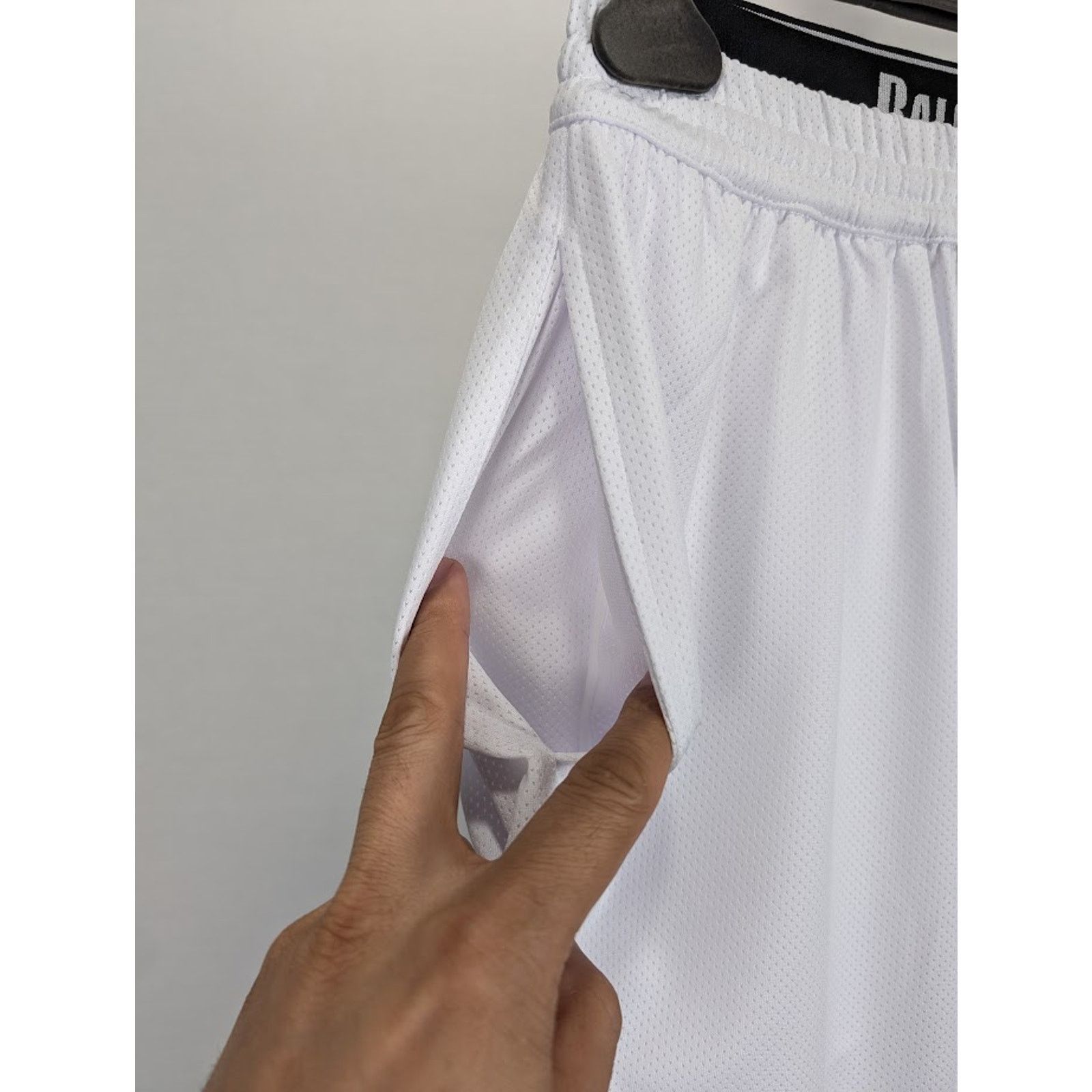 Balenciaga o1rshd1 Q:2 / Technical Mesh Swim Short in White Size US 36 / EU 52 - 6 Thumbnail