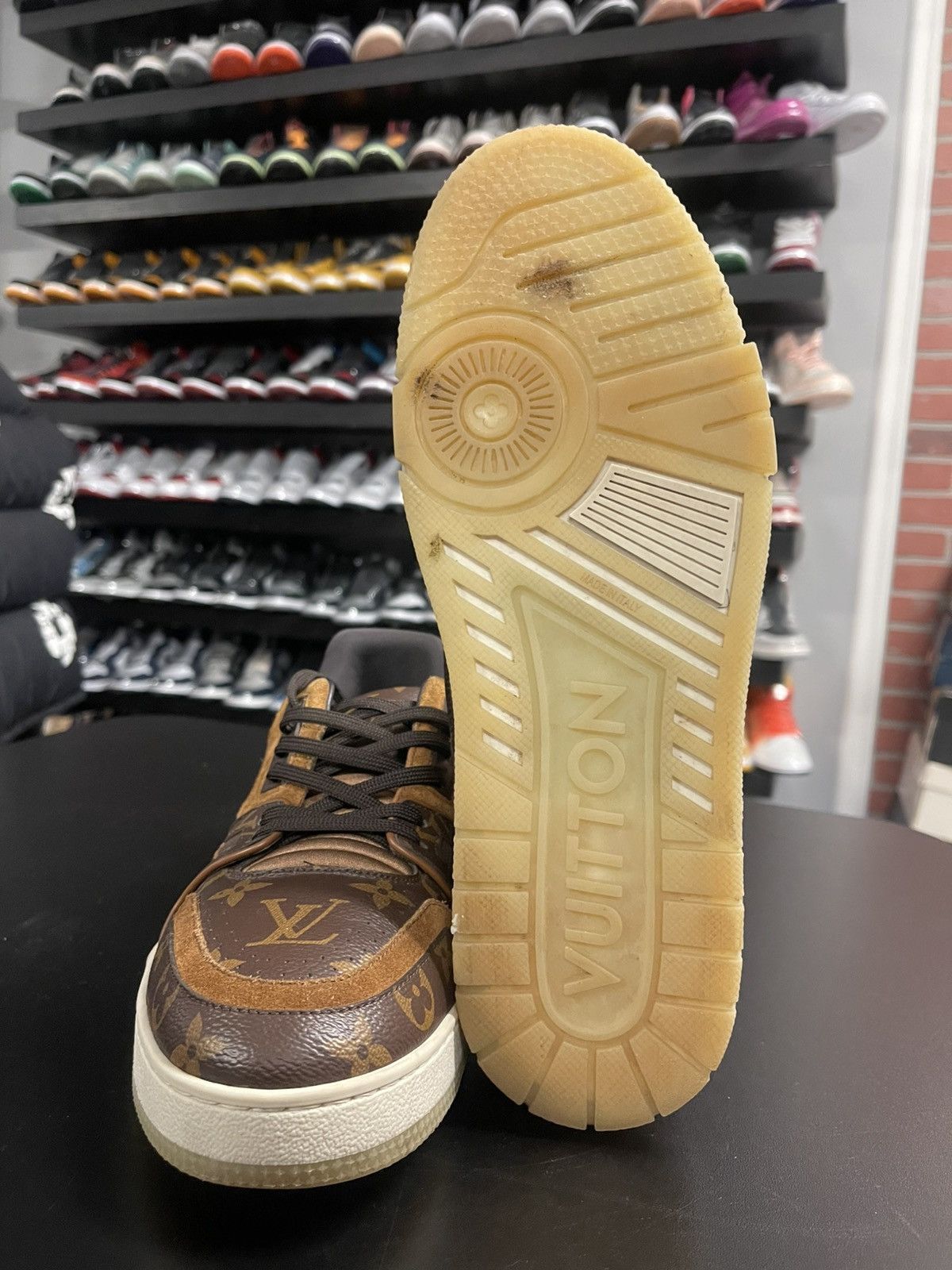 Louis Vuitton Size 8.5 - Louis Vuitton Trainer Low Top Brown Size US 8.5 / EU 41-42 - 12 Thumbnail