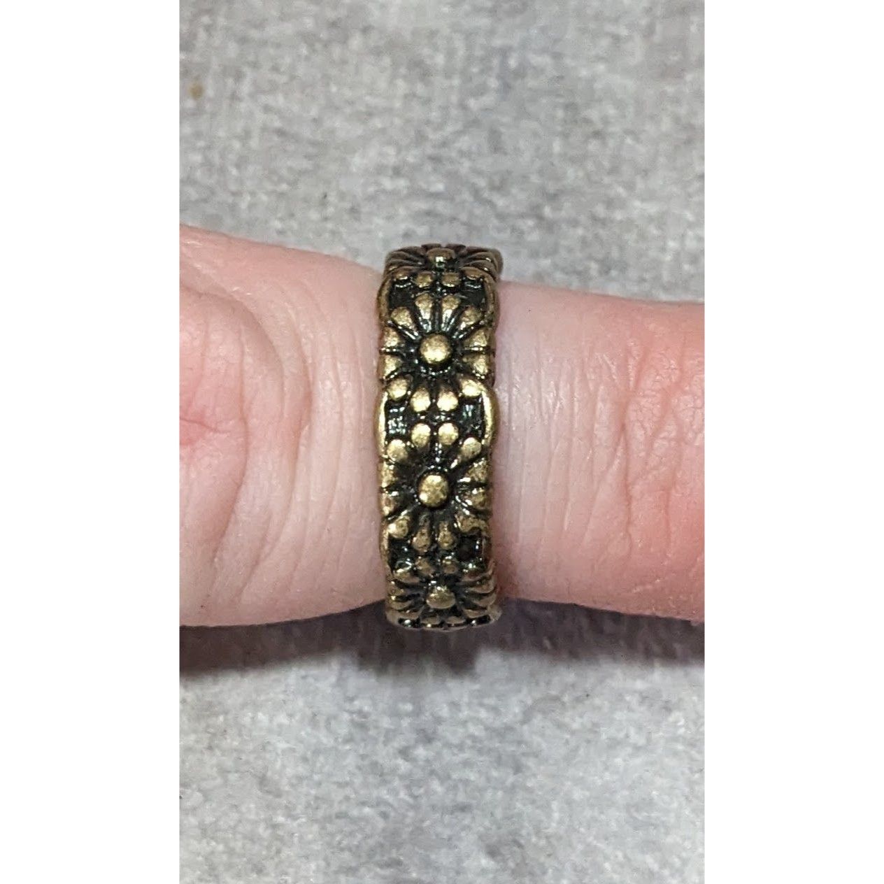 Other Fairycore Floral Antiqued Gold Tone Ring Size 5 3/4 Size ONE SIZE - 9 Thumbnail
