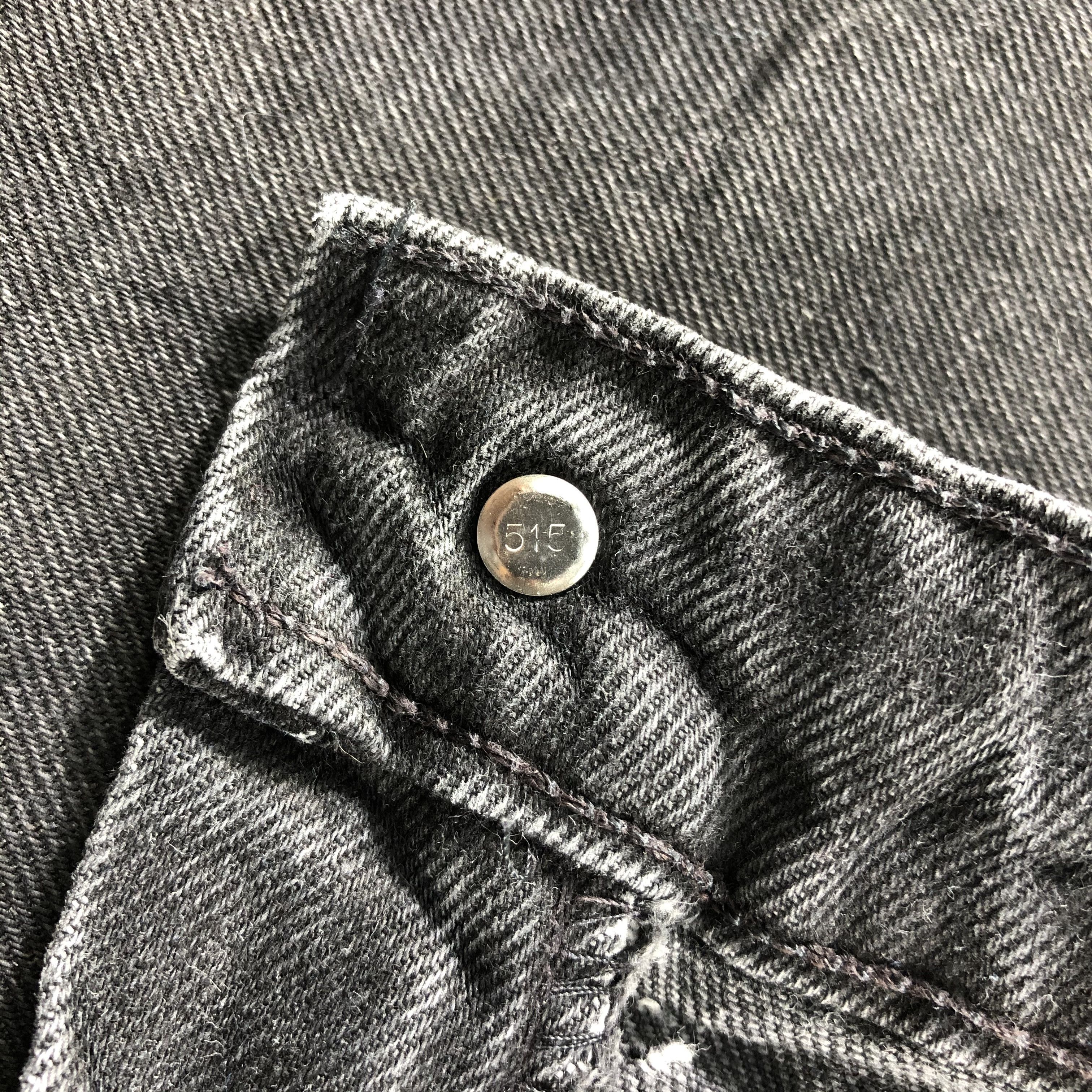 Levi's Vintage 90s Faded Black Levis 560 Jeans-J2408 Size US 37 - 13 Thumbnail
