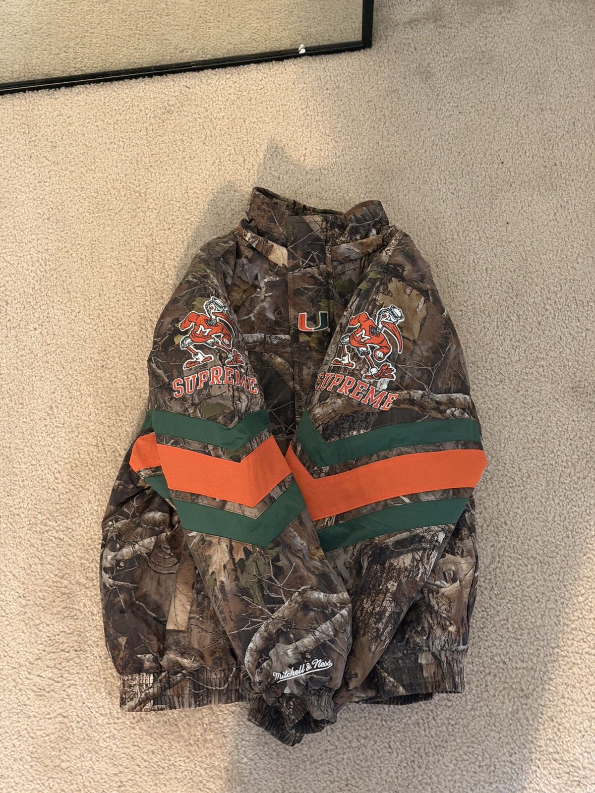 Mitchell & Ness × NCAA × Supreme Supreme x Mitchell & Ness NCAA 'TrueTimber Kanati Camo' Size US S / EU 44-46 / 1 - 4 Thumbnail