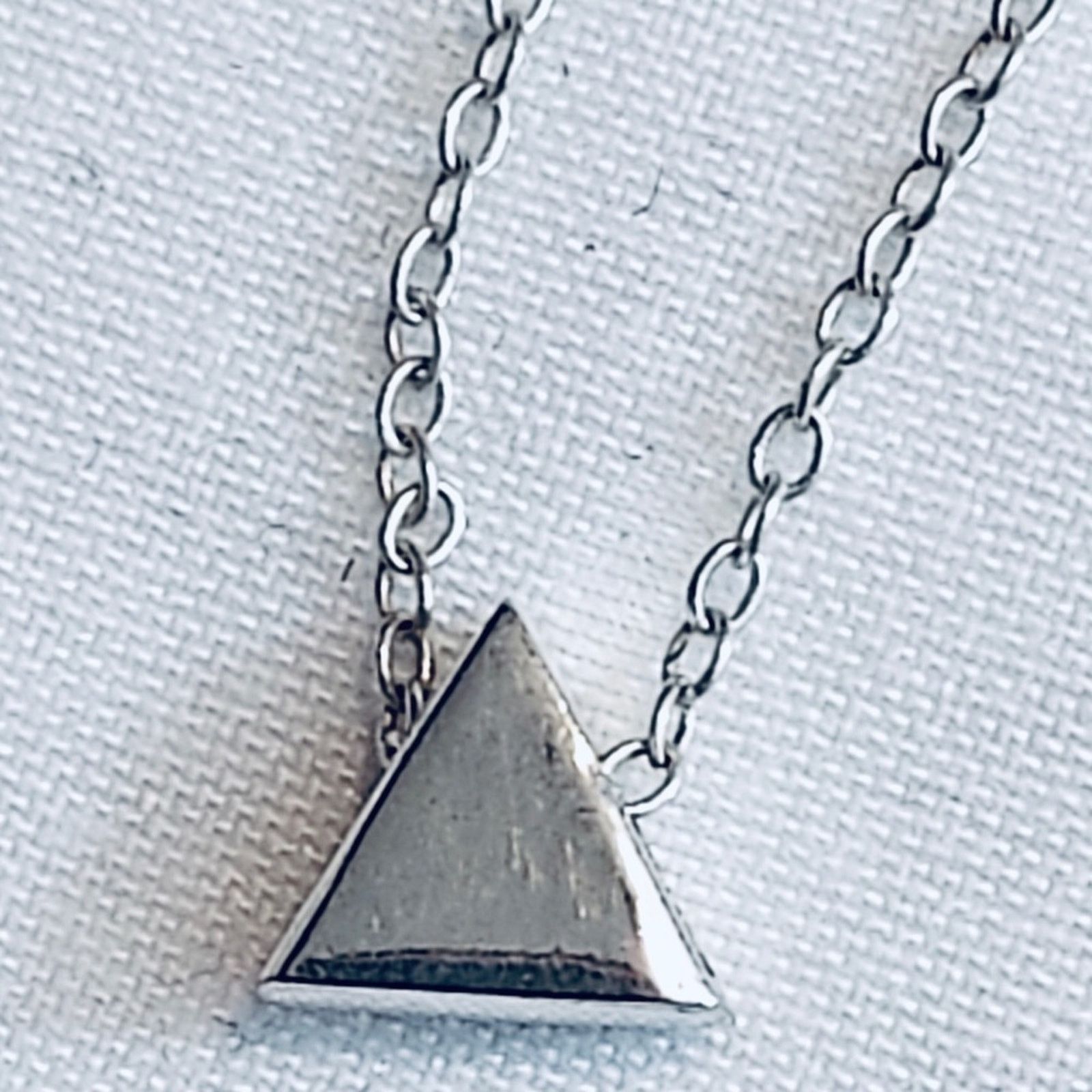 Other 925 Sterling Silver Minimalistic Triangle Charm Necklace Size ONE SIZE - 2 Thumbnail