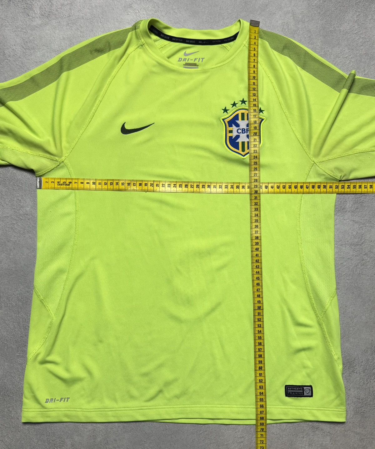 Nike Brazil 2013 2014 Football Shirt Soccer Jersey Nike Size US L / EU 52-54 / 3 - 15 Thumbnail