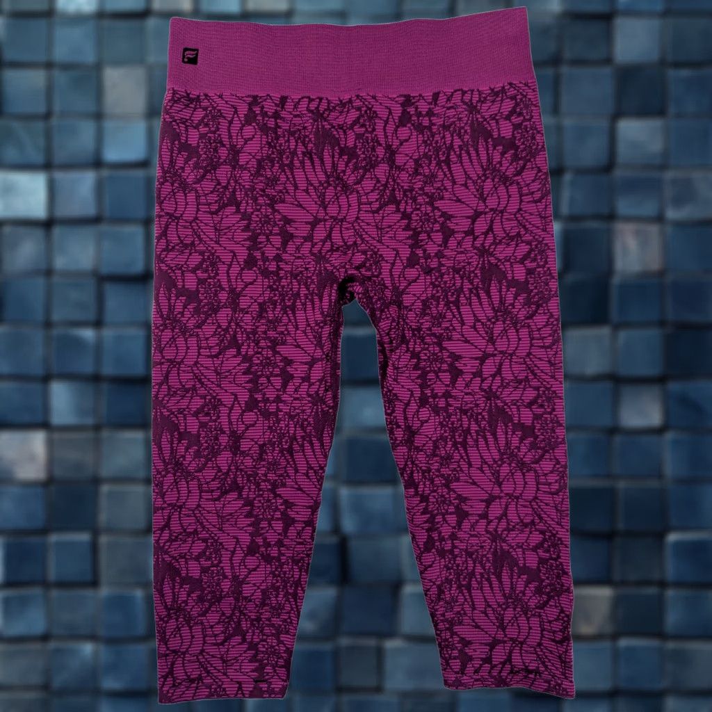 Fabletics Fabletics Purple Textured Cropped Legging Pants Women L Workout Yoga EUC Size 36" / US 14 / IT 50 - 1 Thumbnail