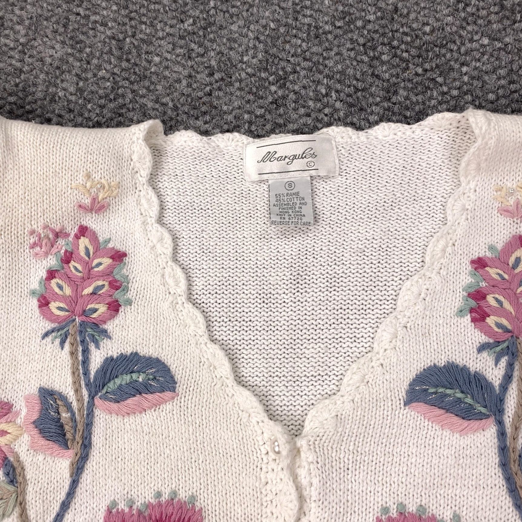 Vintage VINTAGE Margules Cardigan Sweater Womens Small White Floral Embroidered 80s NWT Size S / US 4 / IT 40 - 2 Thumbnail