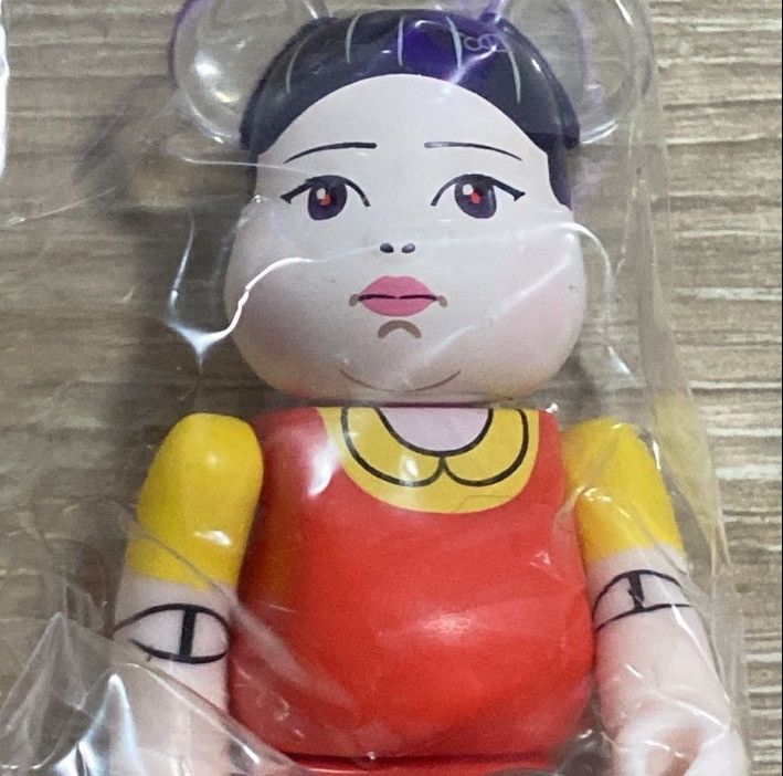 Medicom Toy NEW Rare Series 44 100% Bearbrick Squid Game Robot Doll Size ONE SIZE - 4 Thumbnail
