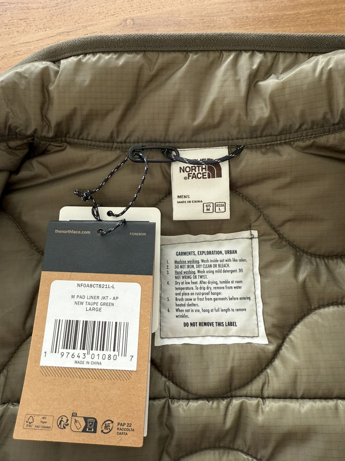 The North Face The North Face x Invincible Padded Jacket Size US M / EU 48-50 / 2 - 3 Thumbnail