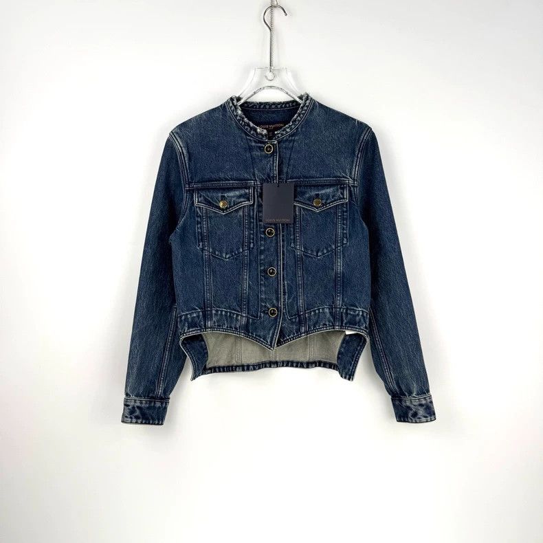 Louis Vuitton Louis Vuitton Washed blue presbyopic leather label irregula Size XS / US 0-2 / IT 36-38 - 4 Thumbnail