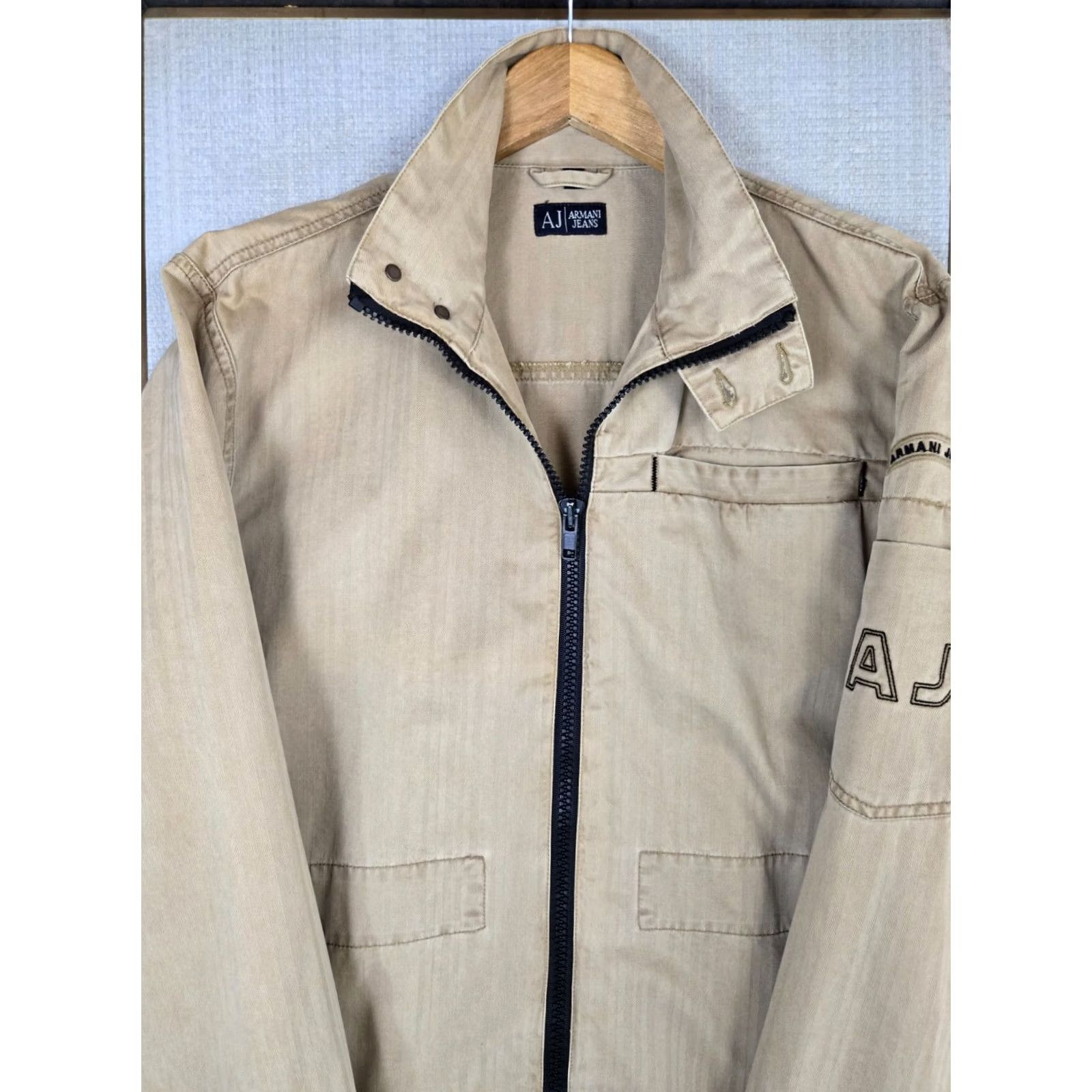 Vintage Armani Jeans Mens Trucker Jacket Full Zip Cotton Khaki Beige Large Size Casual, 100% Cotton, Stand-Up Collar, Pockets, Breathable, Regular Fit Size US 33 - 4 Thumbnail
