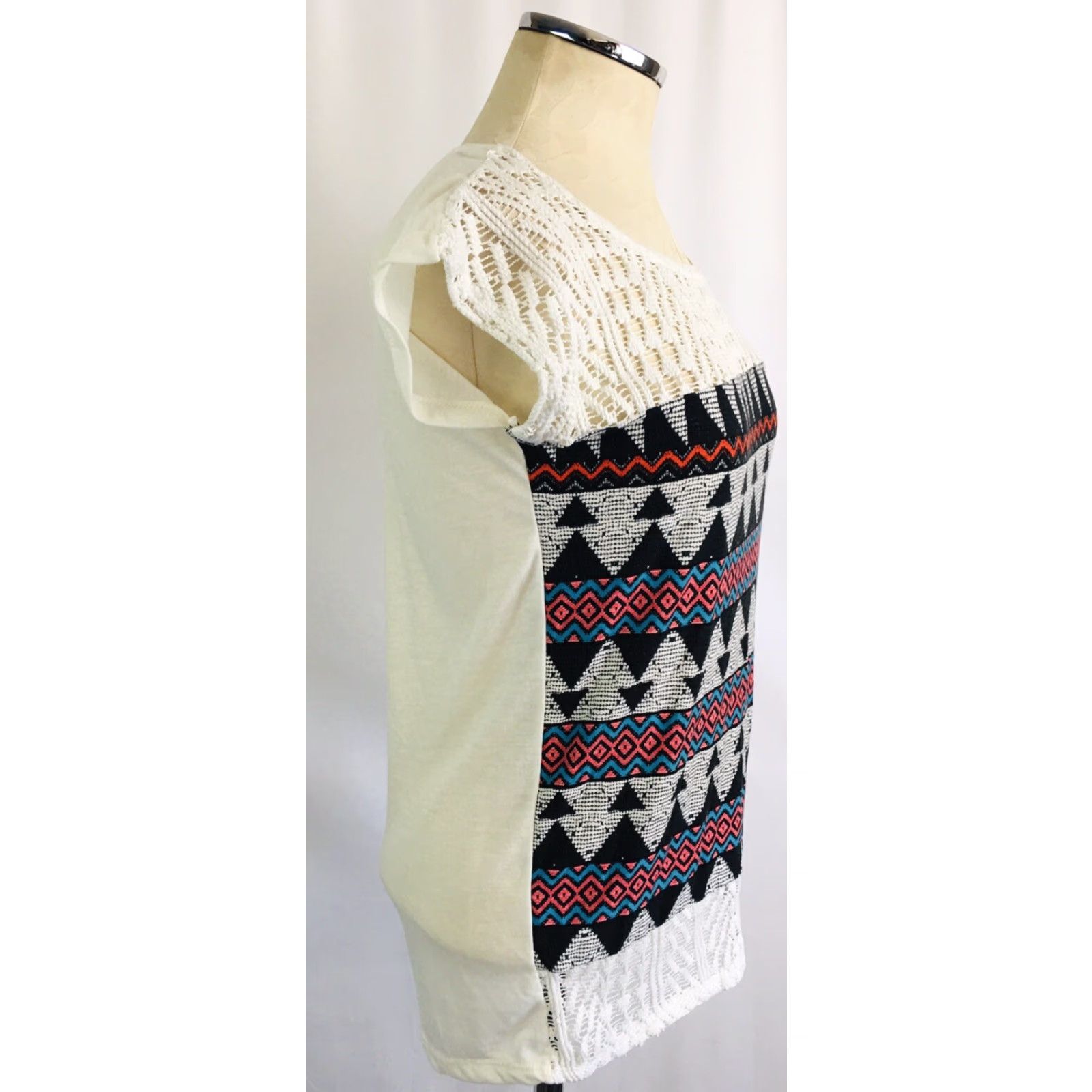 YOKE VINTAGE Large Sweetheart Cap Sleeve Pullover Top Junior Women's Lace Yoke Slightly Sheer Ivory Size L / US 10 / IT 46 - 6 Thumbnail