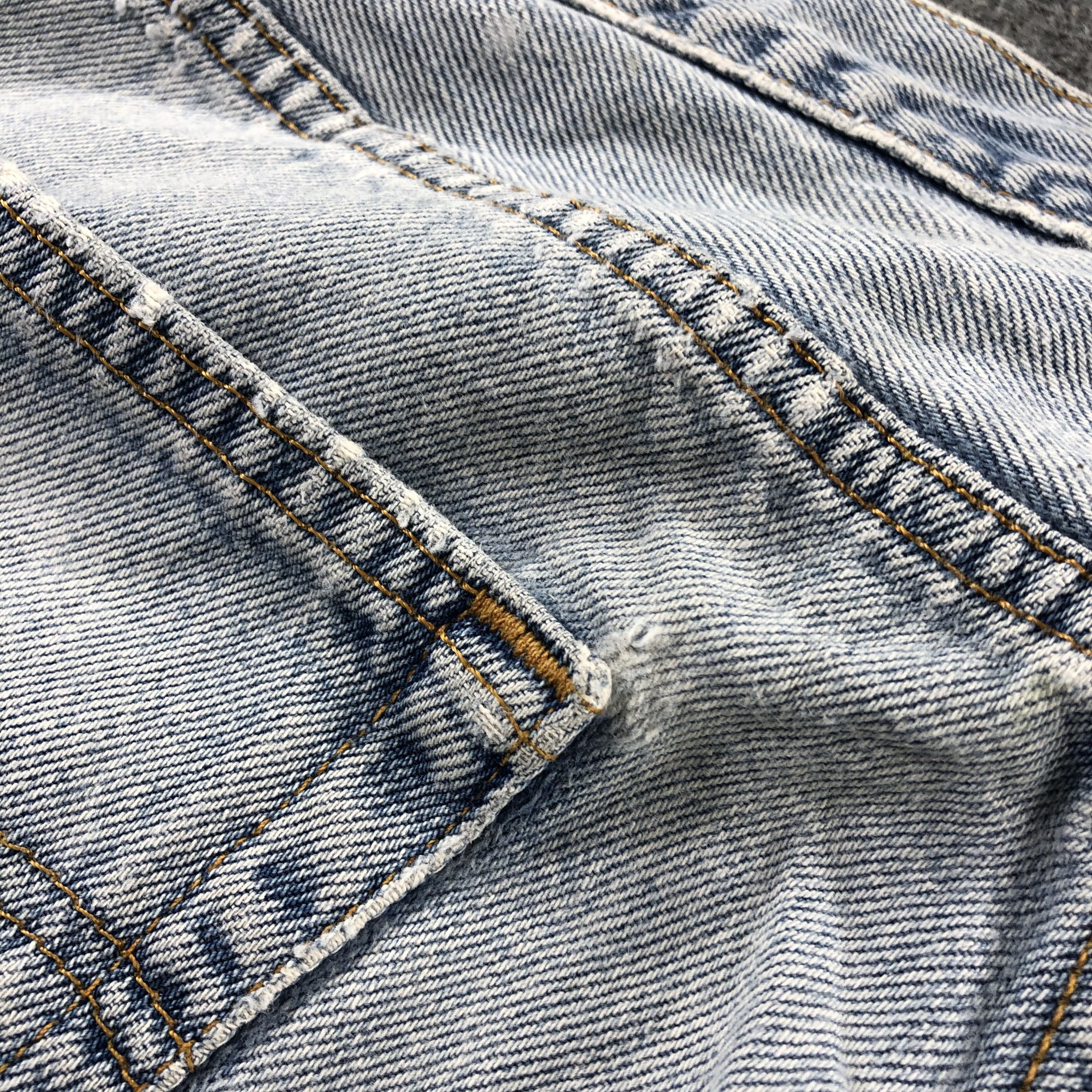 Levi's 90s Vintage Blue Wash Levis 501 Jeans-J2550 Size US 32 / EU 48 - 8 Thumbnail