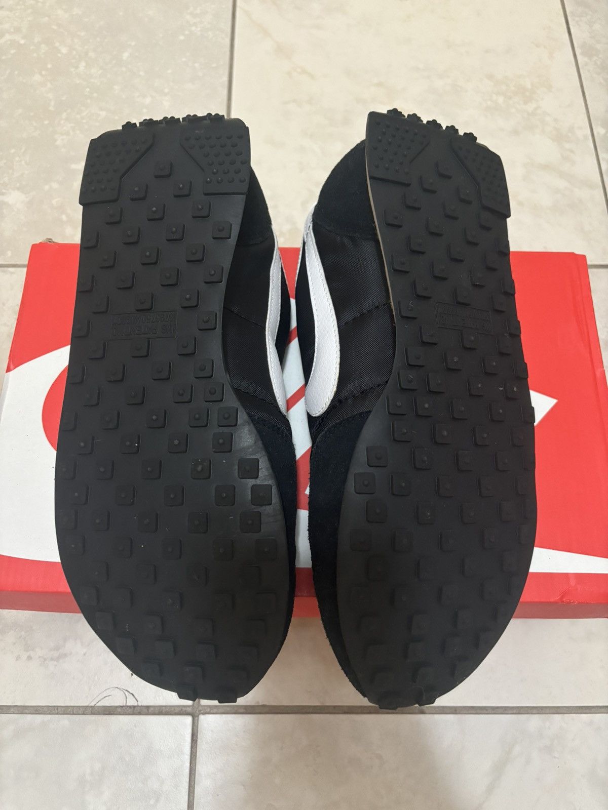 Nike rare Nike Waffle Trainer 2 Black/White Shoe Size 9.5 Size US 9.5 / EU 42-43 - 12 Thumbnail
