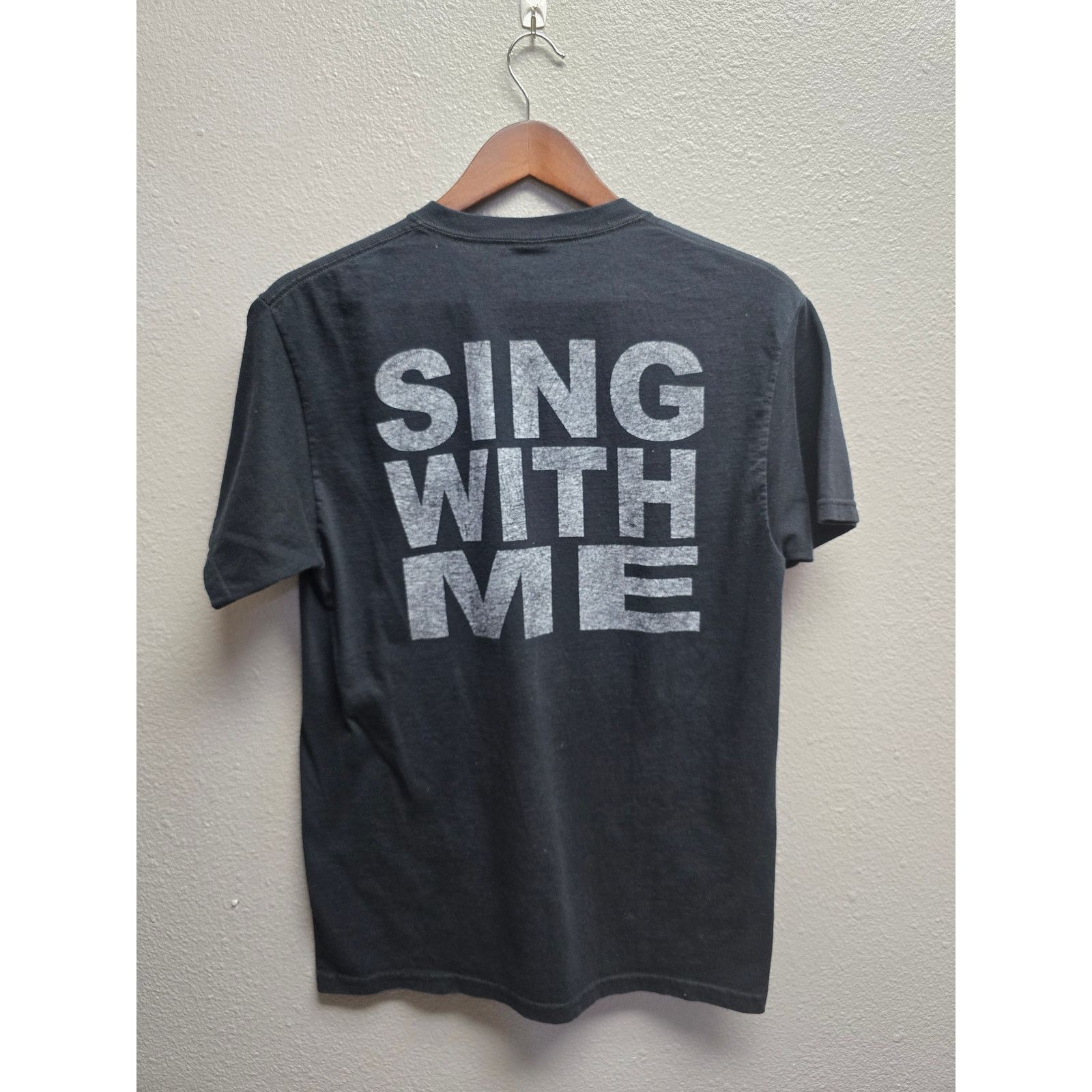 Jerzees Perryoke Shirt Sing With Me Black Tee Winged Star Graphic M Size US M / EU 48-50 / 2 - 5 Thumbnail