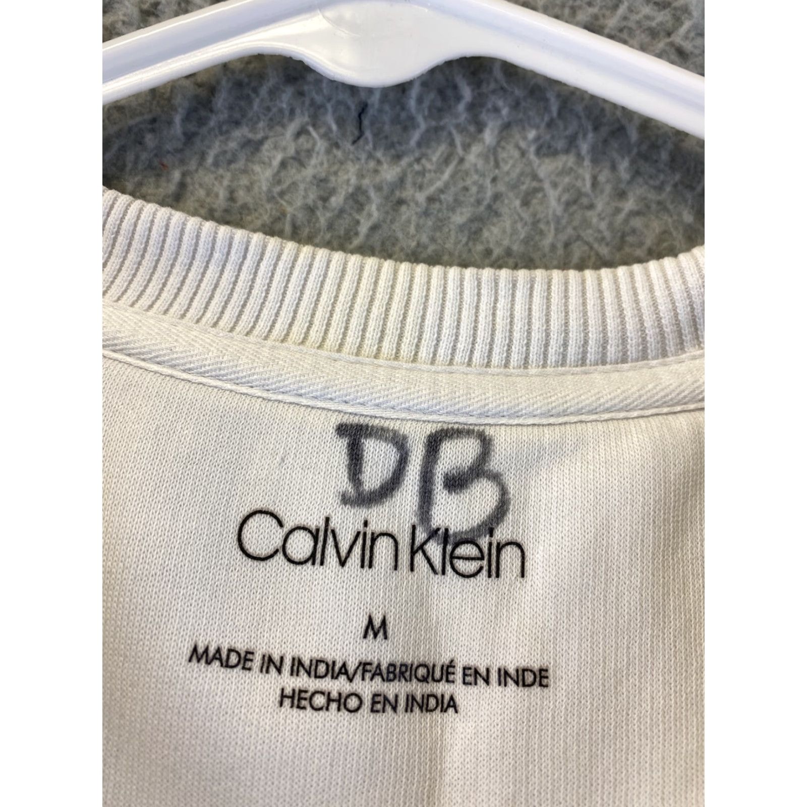 Calvin Klein VINTAGE Calvin Klein Sweatshirt Shirt Unisex M White 92-6 SZ M Sweatshirt Pullover Sweater White Unisex Mens Womens Size US M / EU 48-50 / 2 - 4 Thumbnail