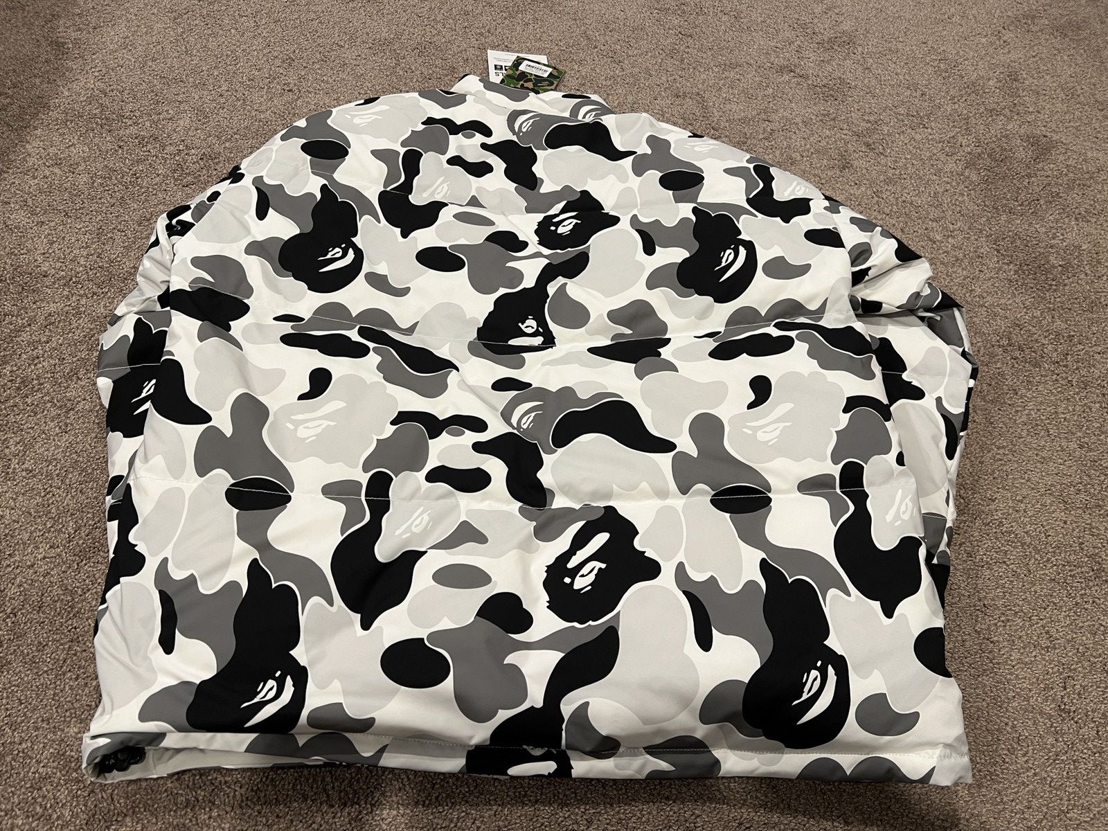 Bape Brand new Bape ABC camo reversible down jacket XL Size US XL / EU 56 / 4 - 3 Thumbnail