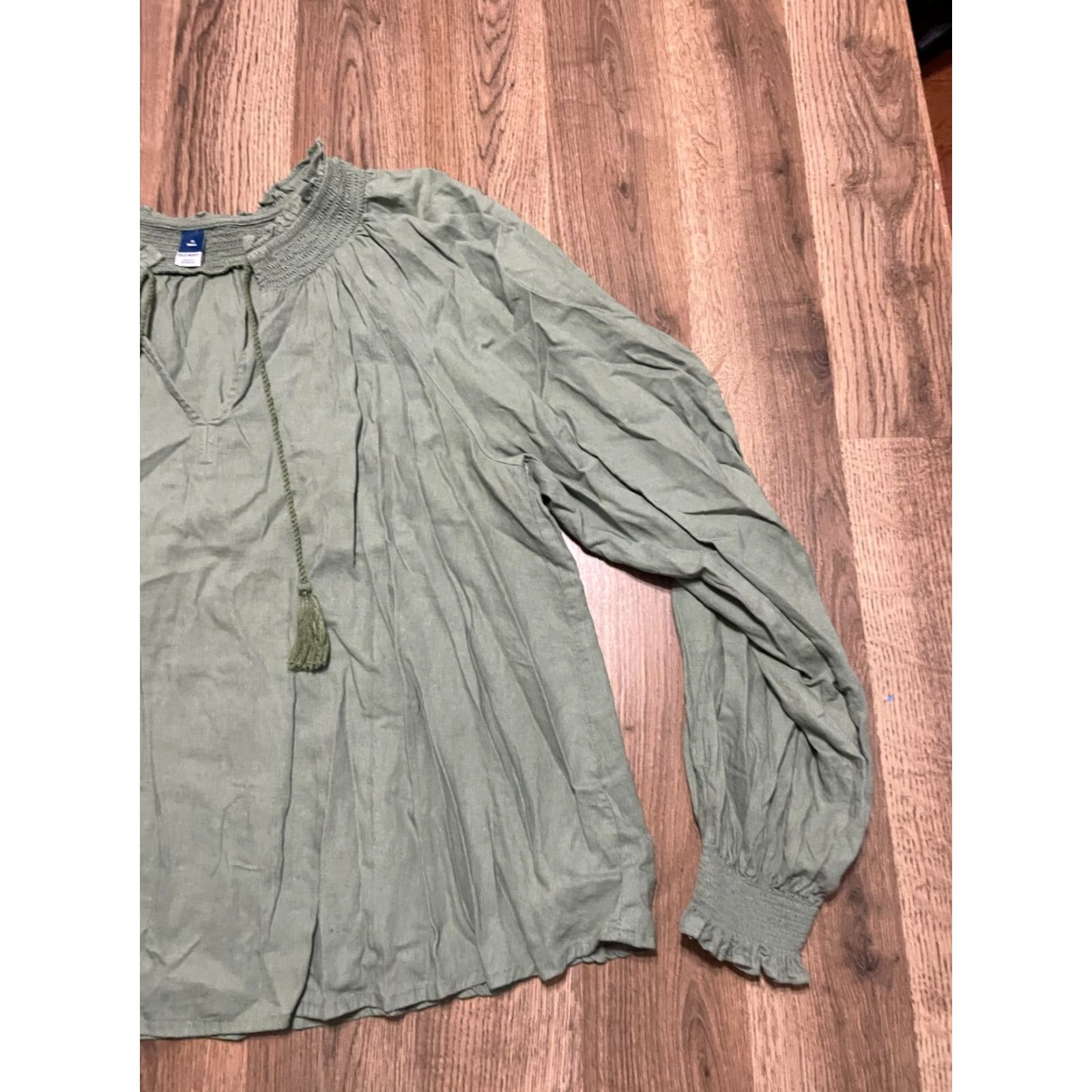 Old Navy Old Navy Shirt Women's M Tall Green V-Neck Long Sleeve Tie Up Casual Basic Modern Shirt Mens? Size M / US 6-8 / IT 42-44 - 4 Thumbnail