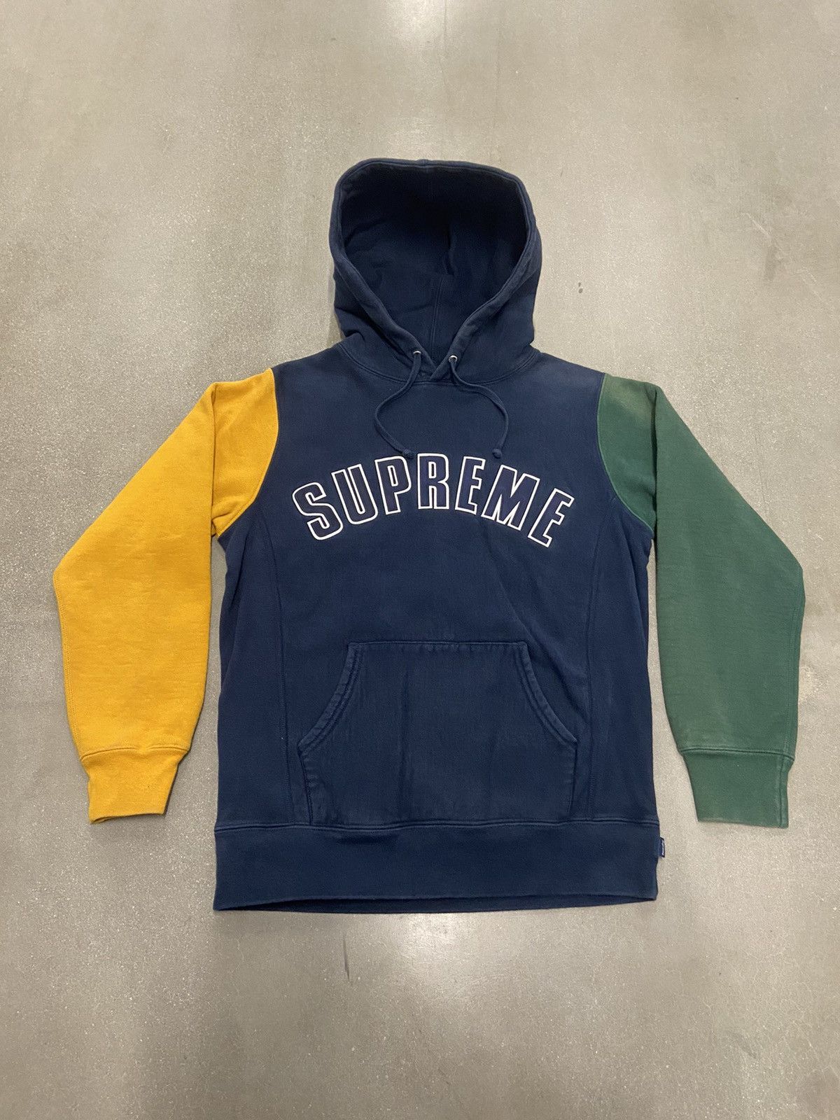 Supreme Supreme 16