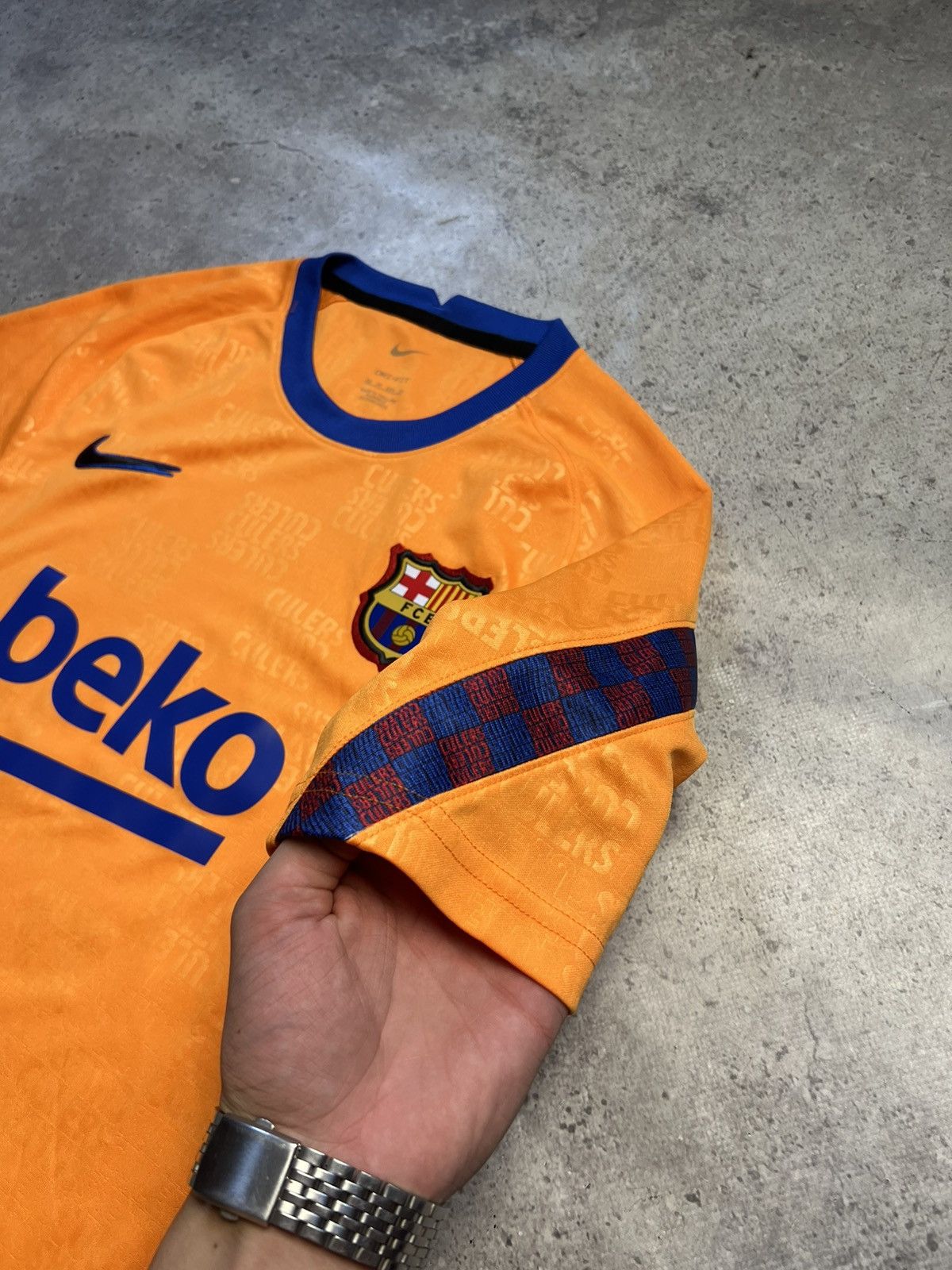 Nike Nike 2022 Barcelona Away Jersey Size US S / EU 44-46 / 1 - 7 Thumbnail