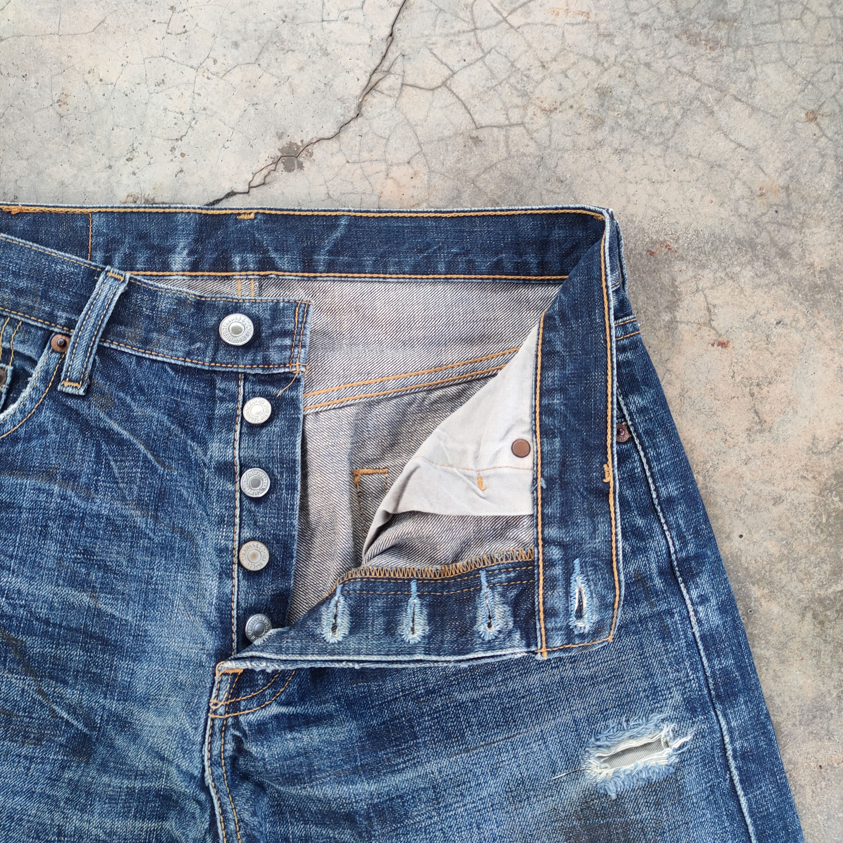 Jean × Levi's Vintage Clothing W30 VINTAGE LEVI'S 501 RUSTY DISTRESSED JEAN DENIM PANTS Size US 30 / EU 46 - 6 Thumbnail