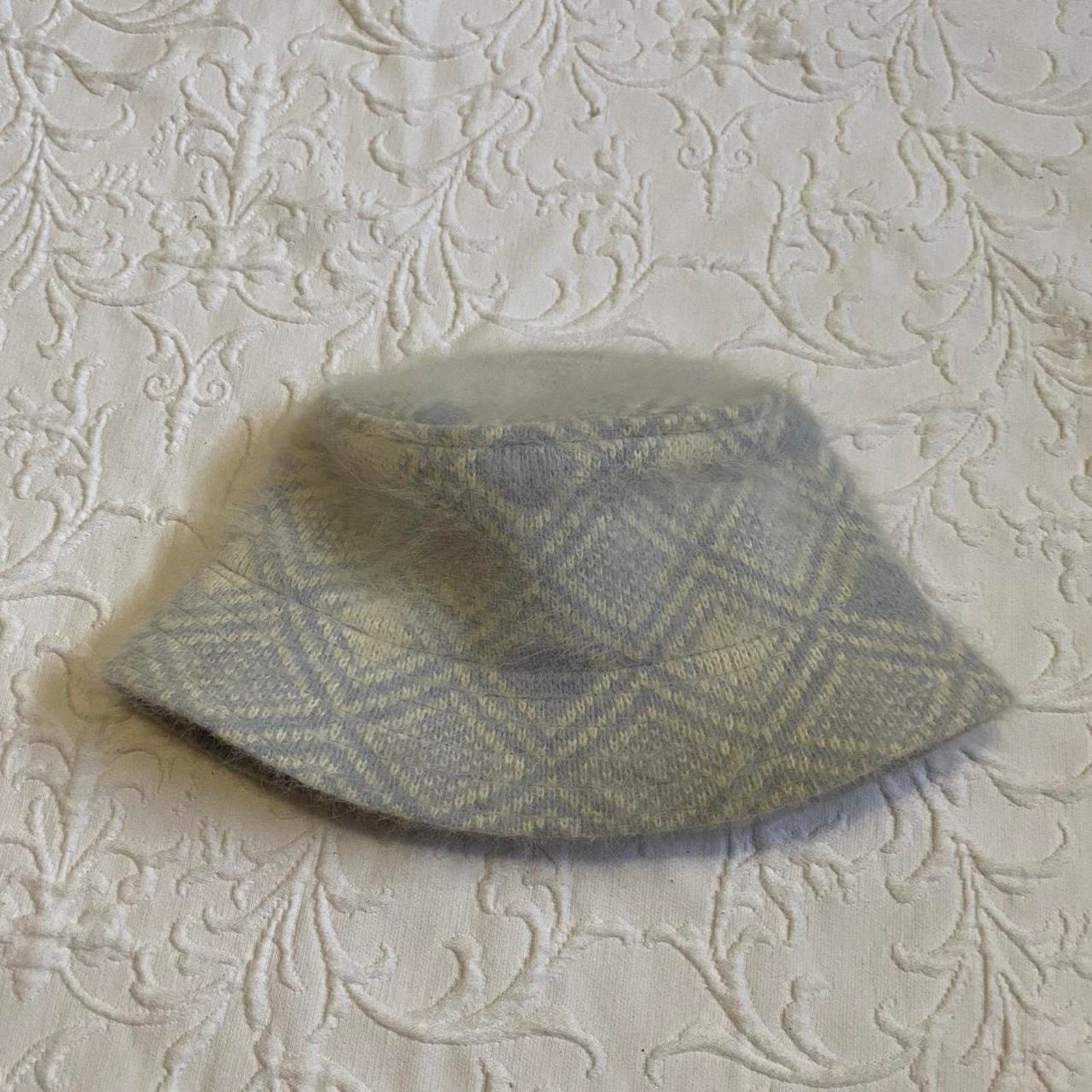 Other Baby blue white fuzzy bucket hat Size ONE SIZE - 2 Thumbnail