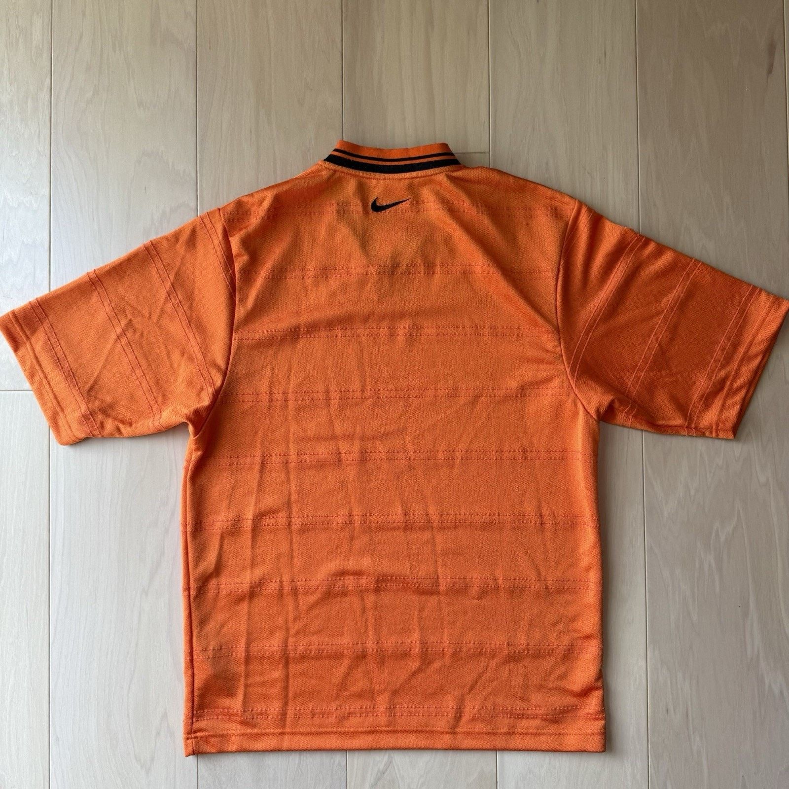 Nike Vintage Nike Soccer Jersey Small Orange Center Swoosh Fifa Size US S / EU 44-46 / 1 - 7 Thumbnail