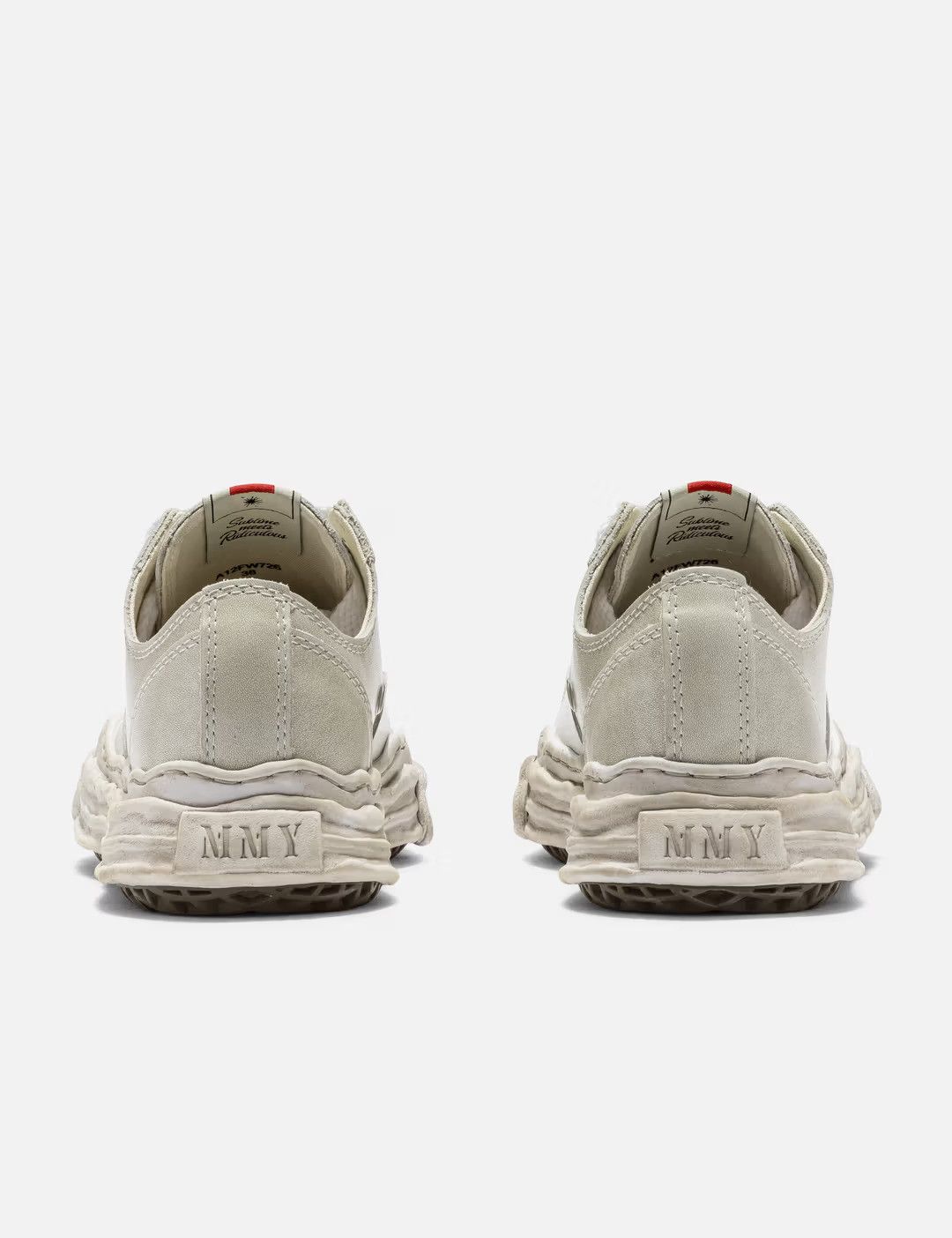 Maison MIHARA YASUHIRO Maison Mihara Yasuhiro Hank Low Top Vintage White Leather Size US 7 / EU 40 - 2 Thumbnail