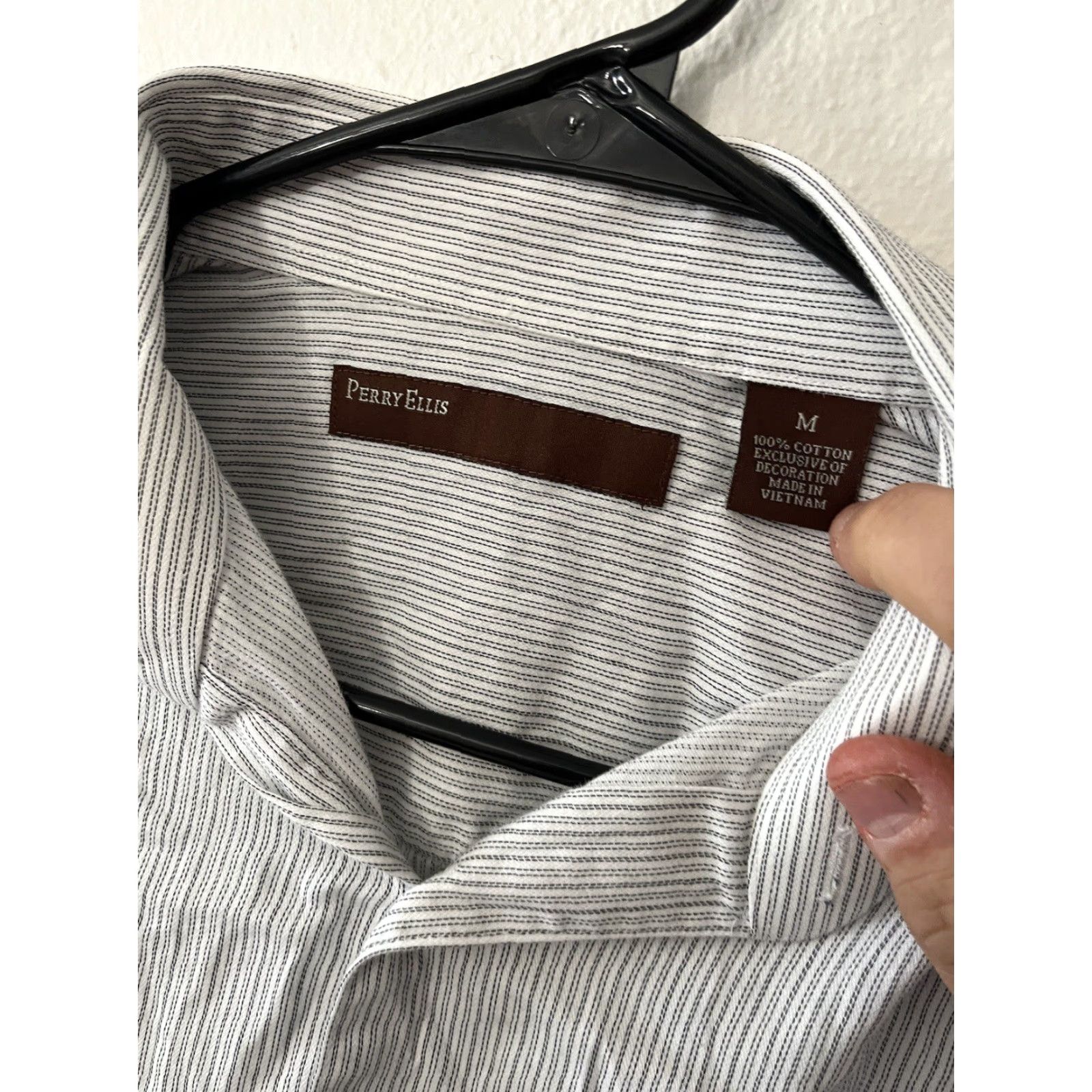 Perry Ellis VINTAGE Perry Ellis Solid White Striped Button-Up Shirt Adult Mens M Long Sleeve 100% Cotton White Mens Size US M / EU 48-50 / 2 - 2 Thumbnail