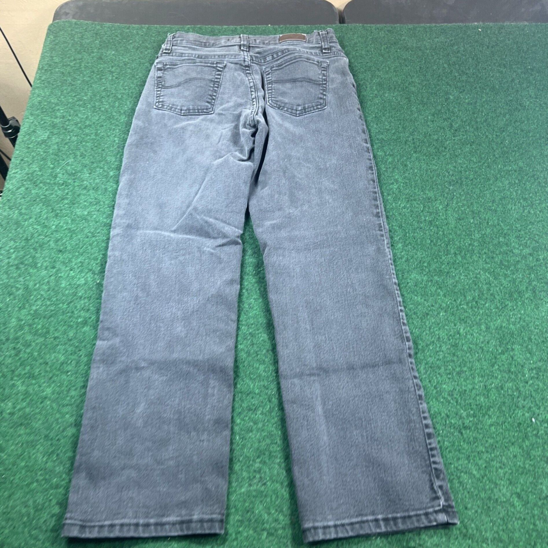 Lee Lee Relaxed Fit at the Waist Womens Petites Size 4p Button Pants 26x27 Black Size 27" / US 4 / IT 40 - 1 Thumbnail