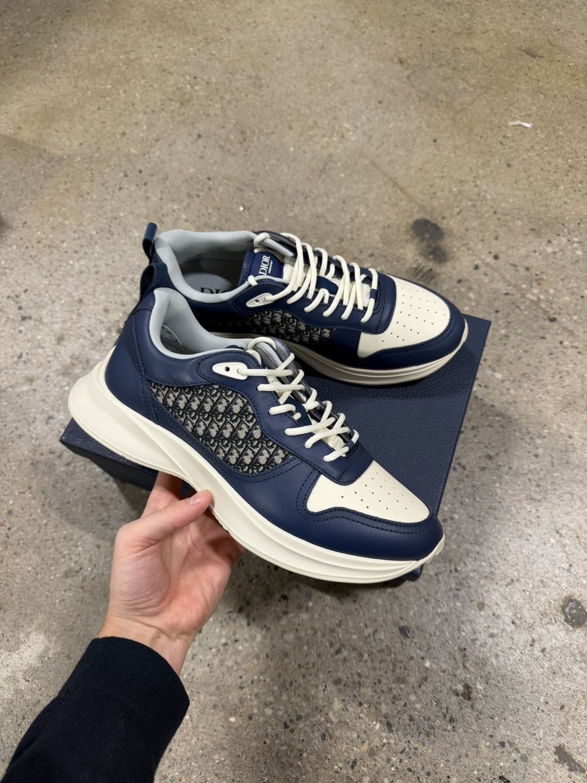 Dior Dior b25 Oblique Sneaker NEW 1200$ Size US 9.5 / EU 42-43 - 1 Thumbnail
