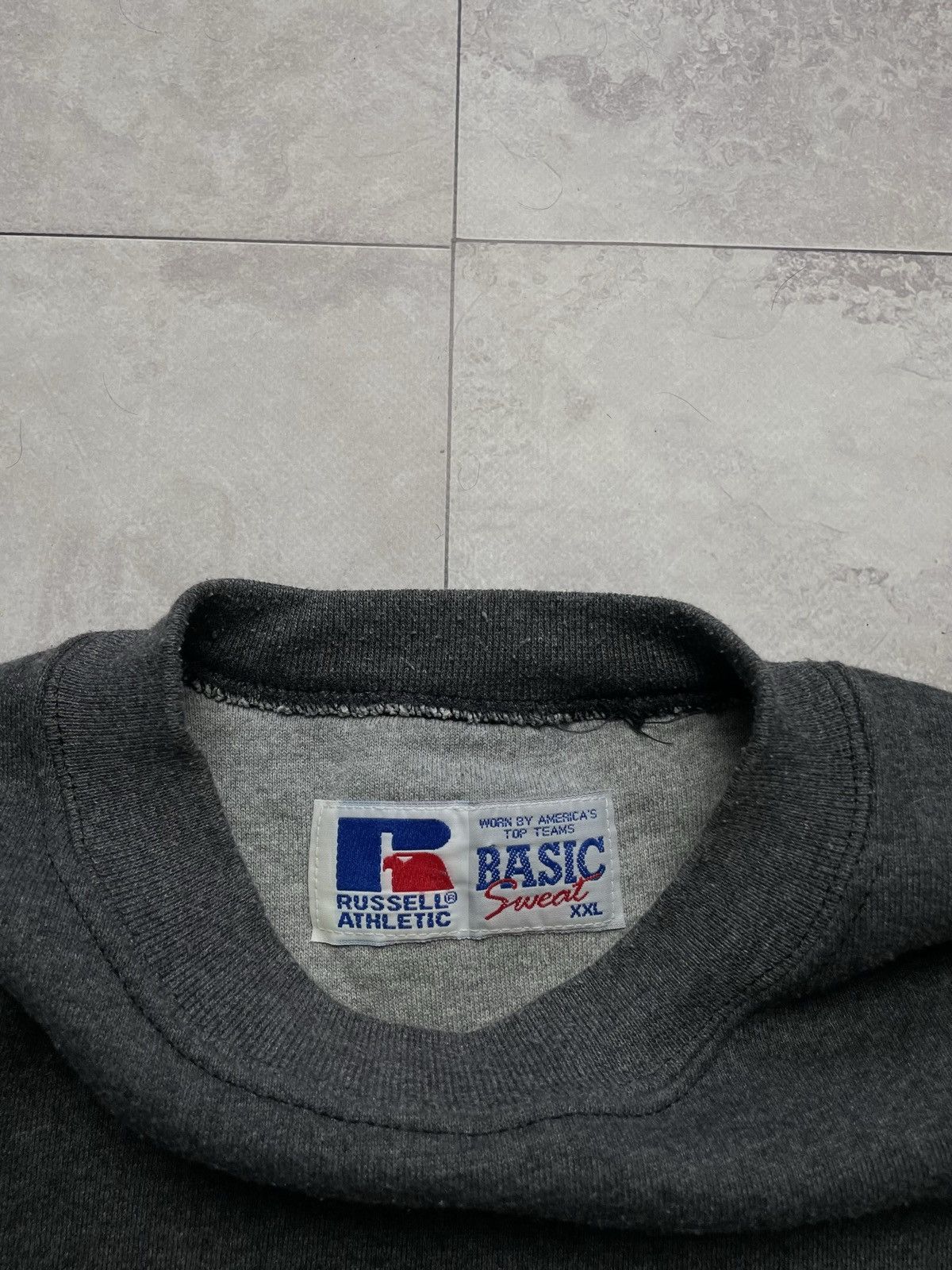 Russell Athletic Vintage Russel Athletic Embroidered Center Logo Sweatshirt Size US XXL / EU 58 / 5 - 7 Thumbnail