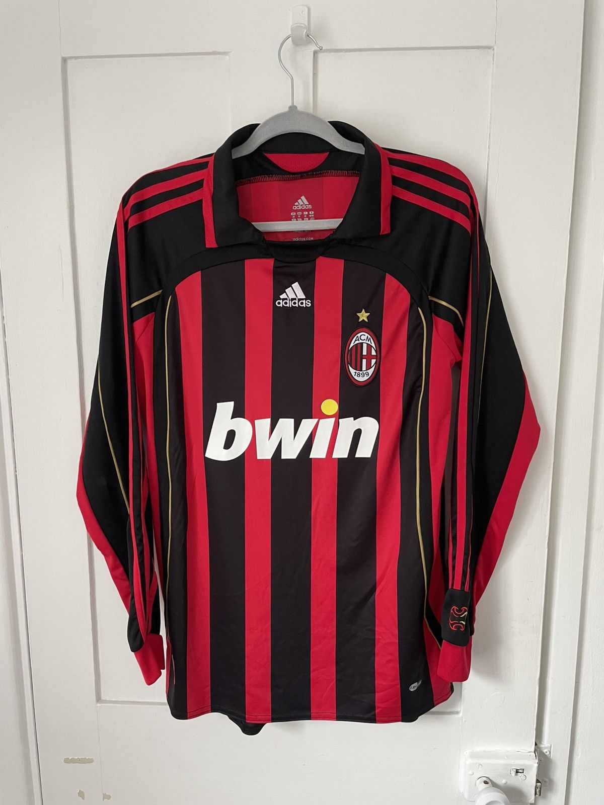 Adidas AC millan 2006 home jersey ( kaka on the back ) Size US M / EU 48-50 / 2 - 2 Thumbnail
