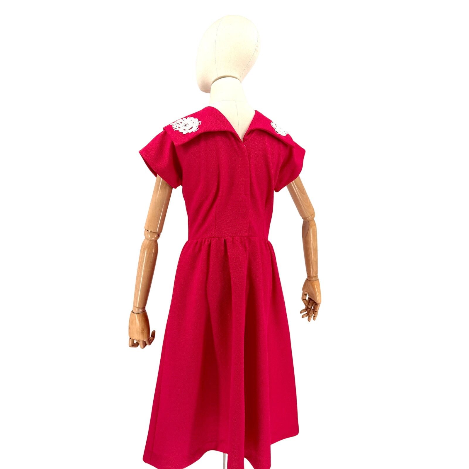 Vintage Vintage 70s Pink Textured Floral Appliqué Day Dress Size M / US 6-8 / IT 42-44 - 1 Thumbnail
