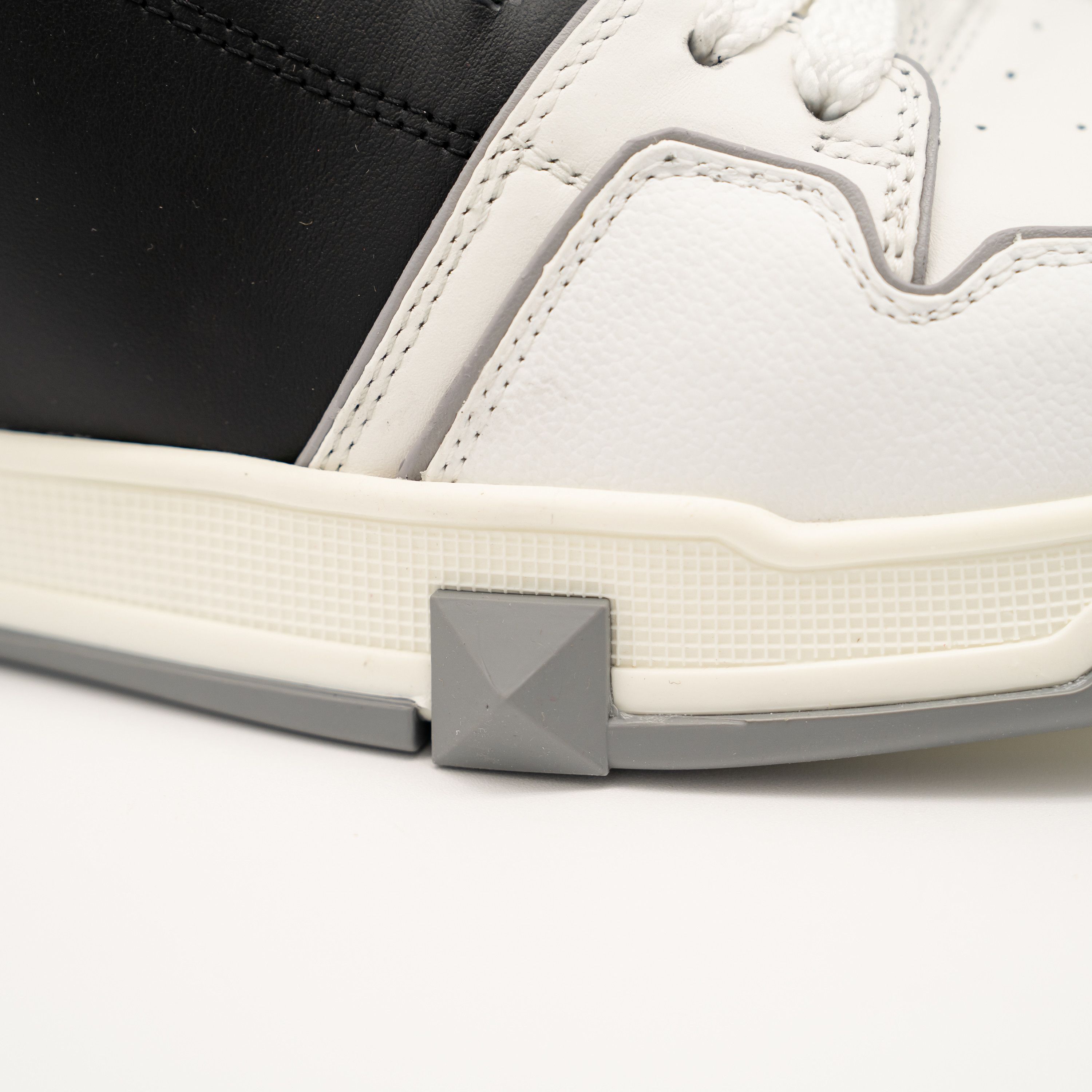 Valentino 44.5eu 11.5 us Valentino Open Skate Sneakers White Black Size US 11.5 / EU 44-45 - 9 Thumbnail