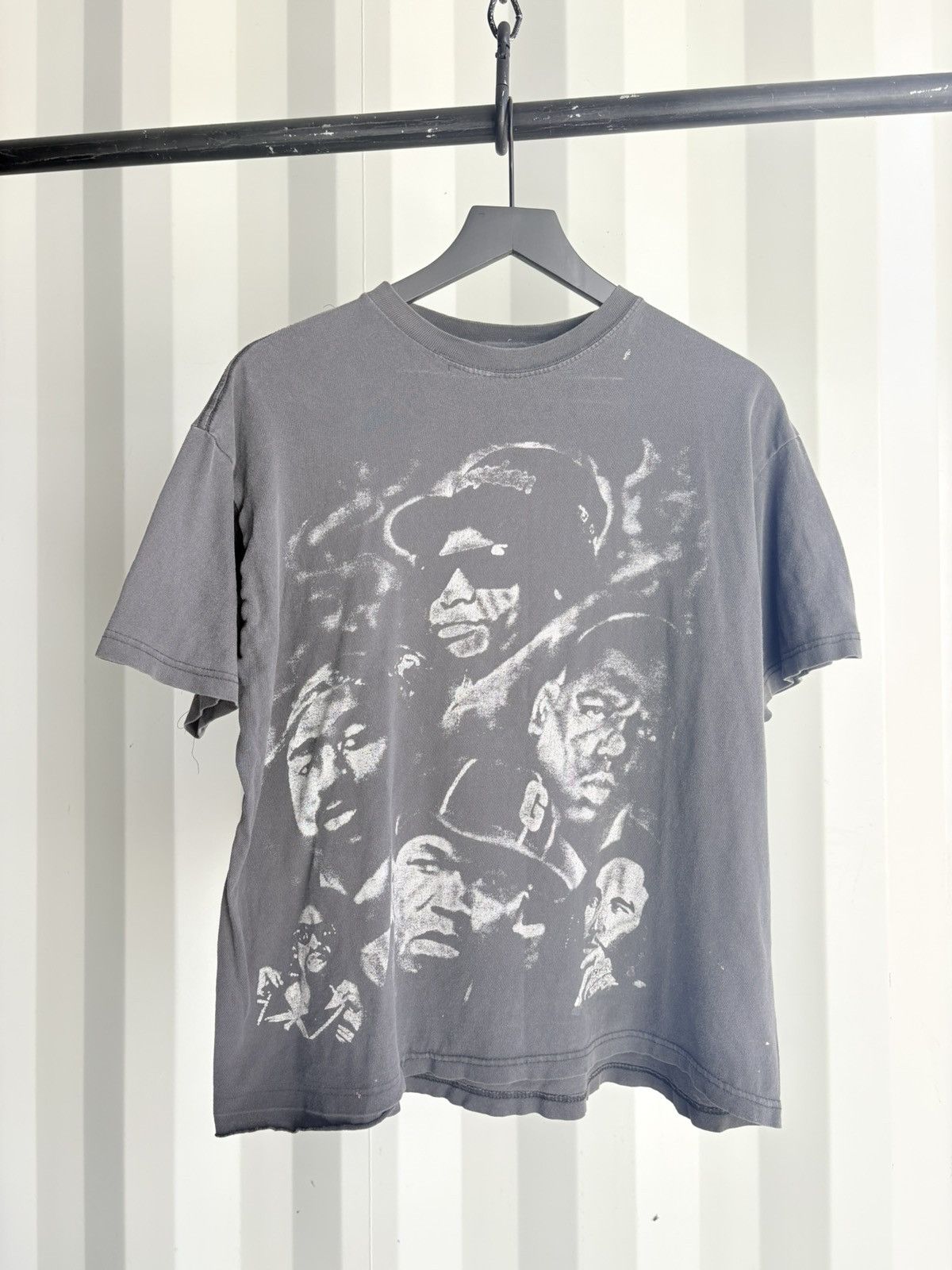 Vintage Thrashed 90s Rapper Shirt Faded Distressed Band GRUNGE Size US L / EU 52-54 / 3 - 1 Thumbnail