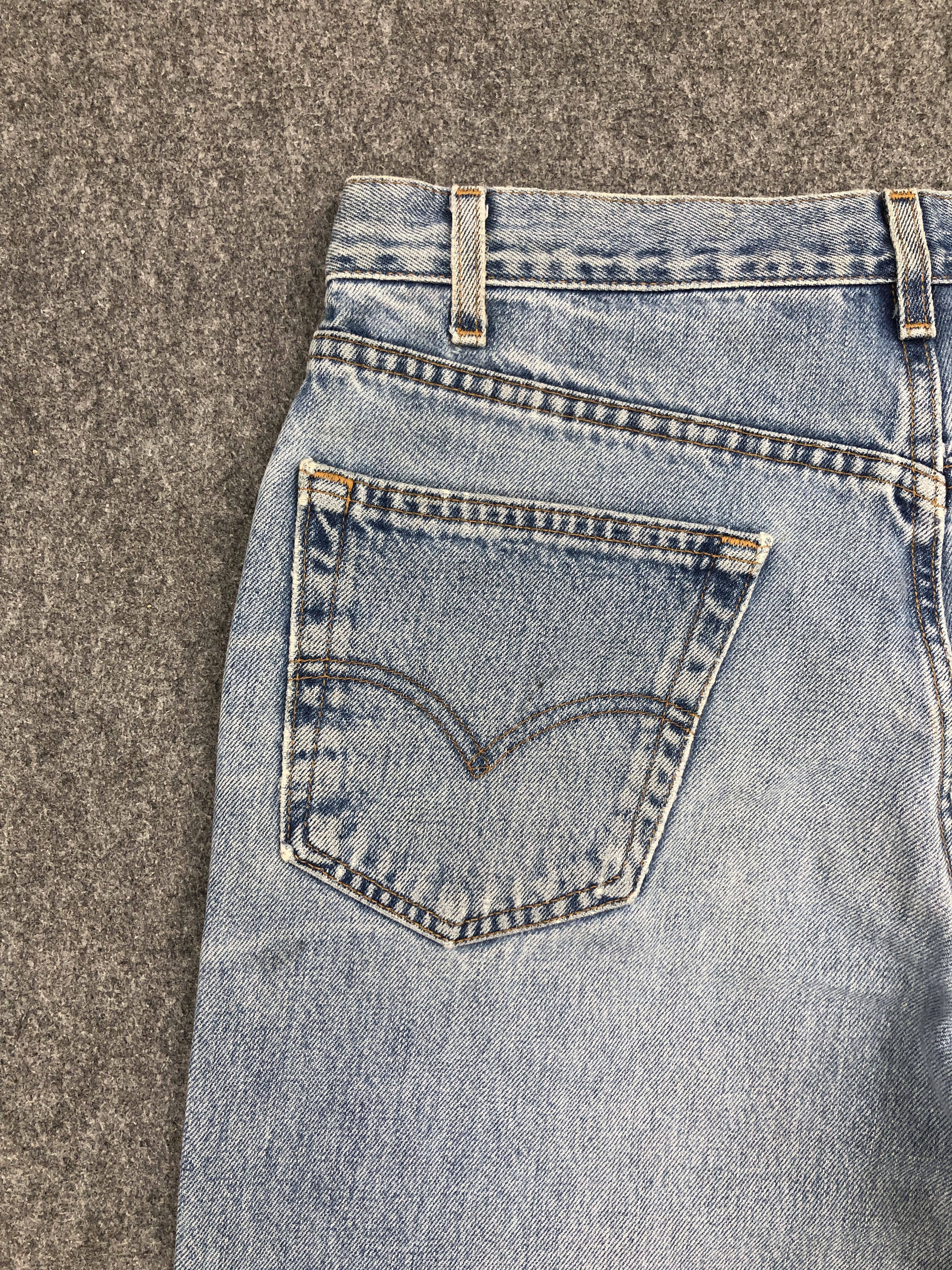 Levi's 90s Vintage Levis 550 Faded Blue Jeans 33x29.5 S0019 Size US 33 - 10 Thumbnail