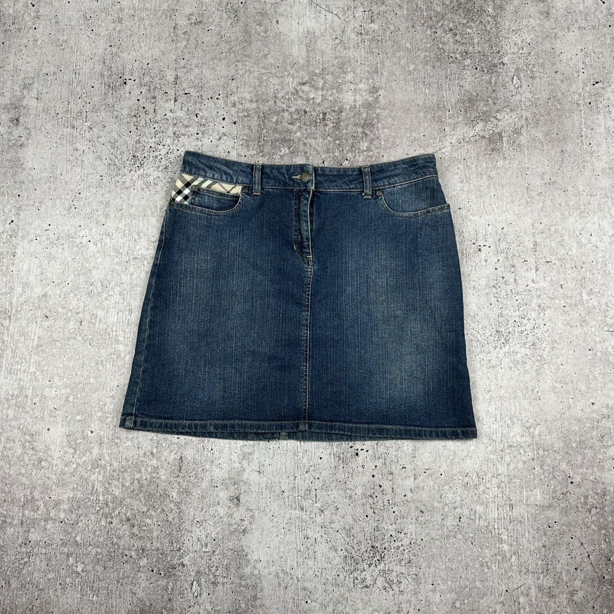 Burberry Women's Burberry London Nova Check Mini Skirt Size 30" / US 8 / IT 44 - 1 Thumbnail