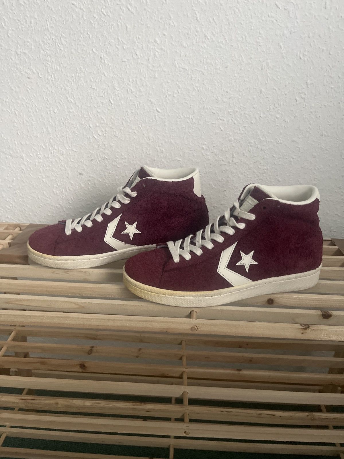 Converse Converse Pro Leather Mid Size US 8 / EU 41 - 1 Thumbnail