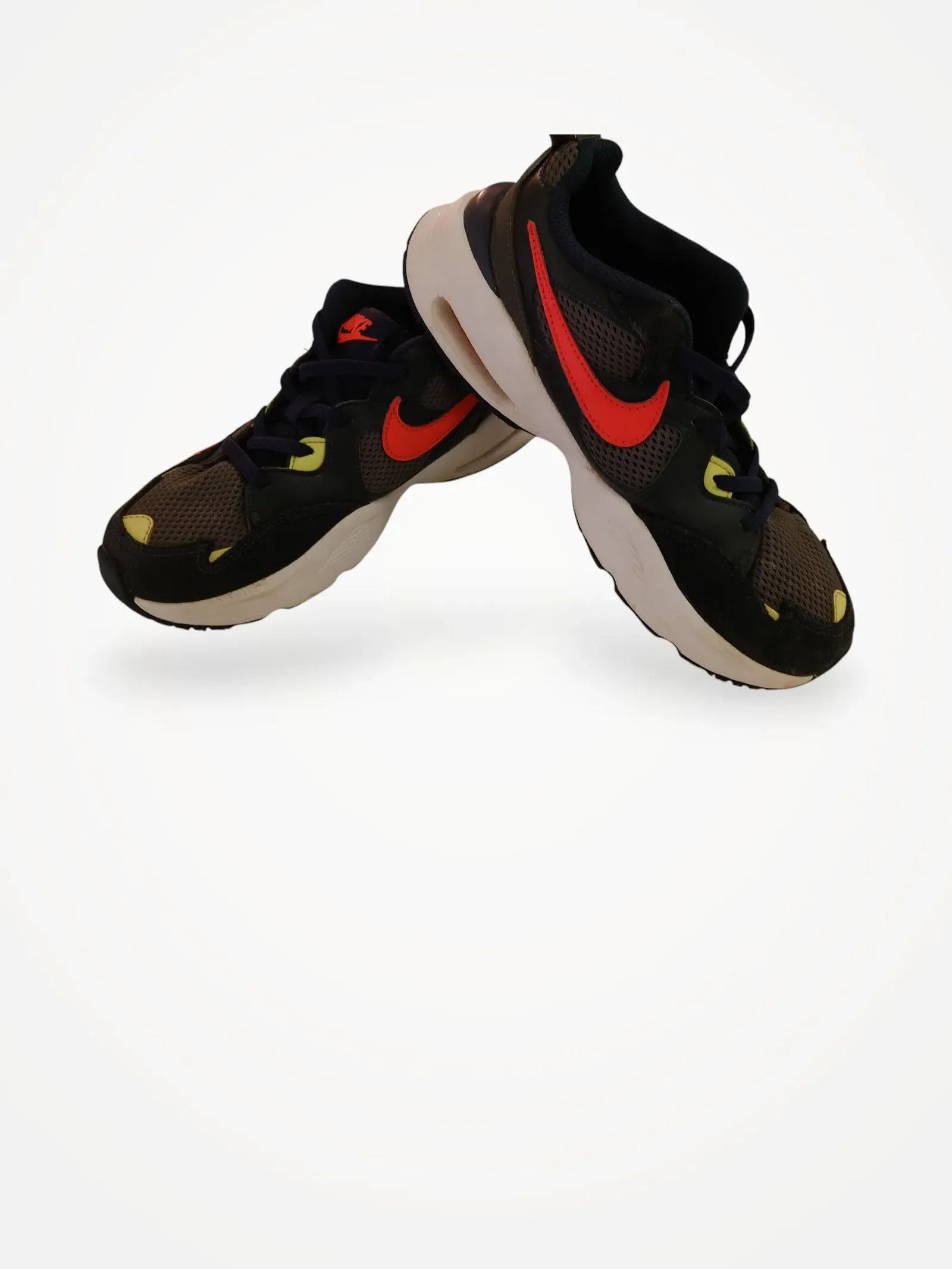 Nike Nike Nike Sneakers Size US 5 / IT 35 - 1 Thumbnail