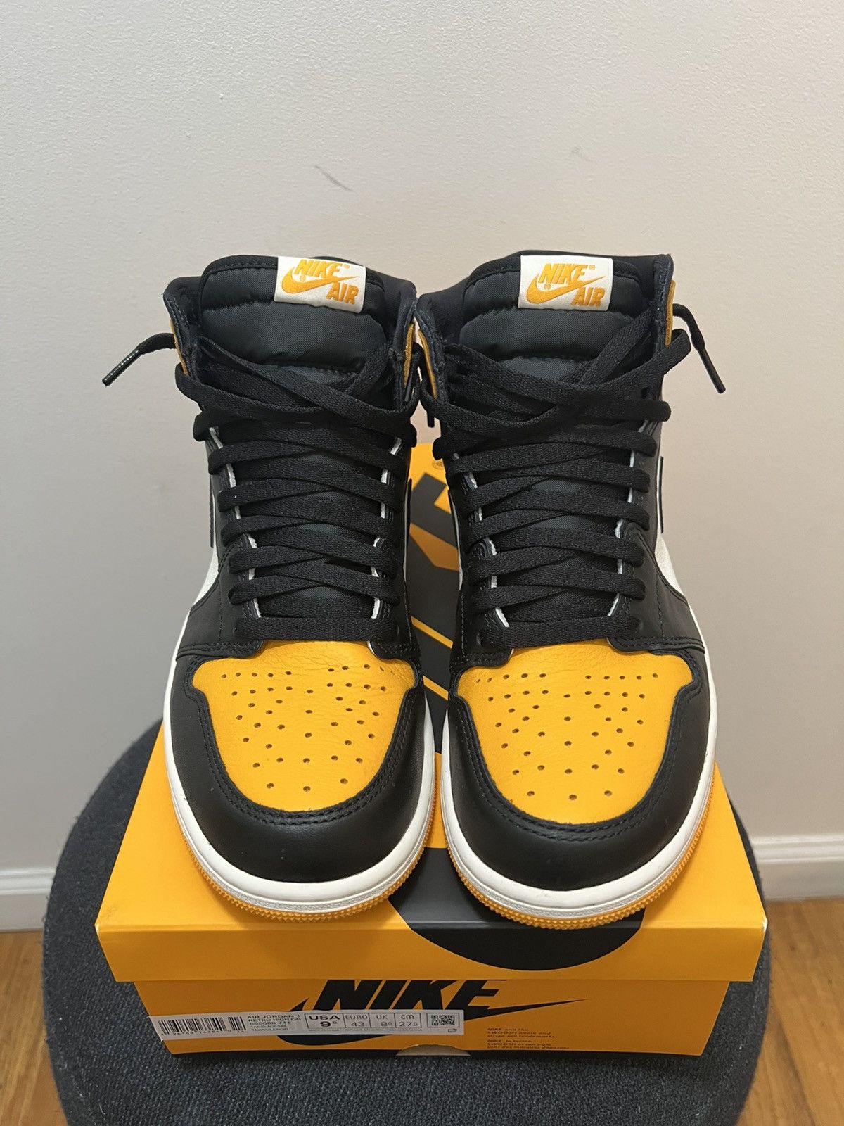 Jordan Brand Nike Air Jordan 1 Taxi Size US 9.5 / EU 42-43 - 3 Thumbnail