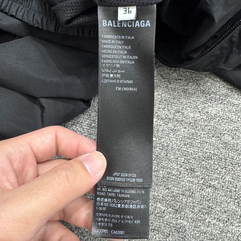 Balenciaga Balenciaga size 36 Single-ring embroidered logo jacket Size XS / US 0-2 / IT 36-38 - 3 Thumbnail