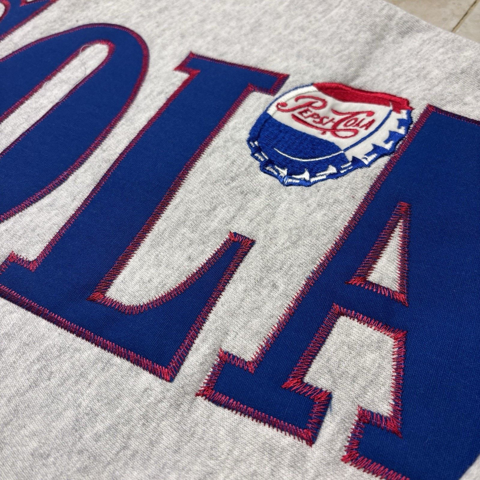 Pepsi NWT Vintage Pepsi Legends Sweatshirt Crewneck Mens XL 90s Size US XL / EU 56 / 4 - 2 Thumbnail