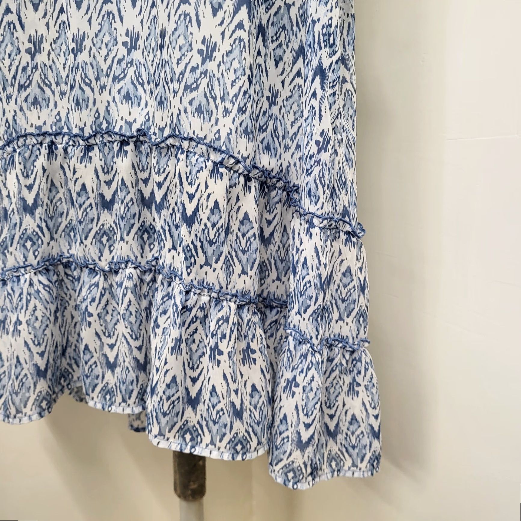 Faded Glory Faded Glory Blouse Tank Top Womens XL Blue Sleeveless Front Layer Ruffle Hem Geometric Casual Lightweight Polyester Chiffon All Seasons Remix Size XL / US 12-14 / IT 48-50 - 4 Thumbnail